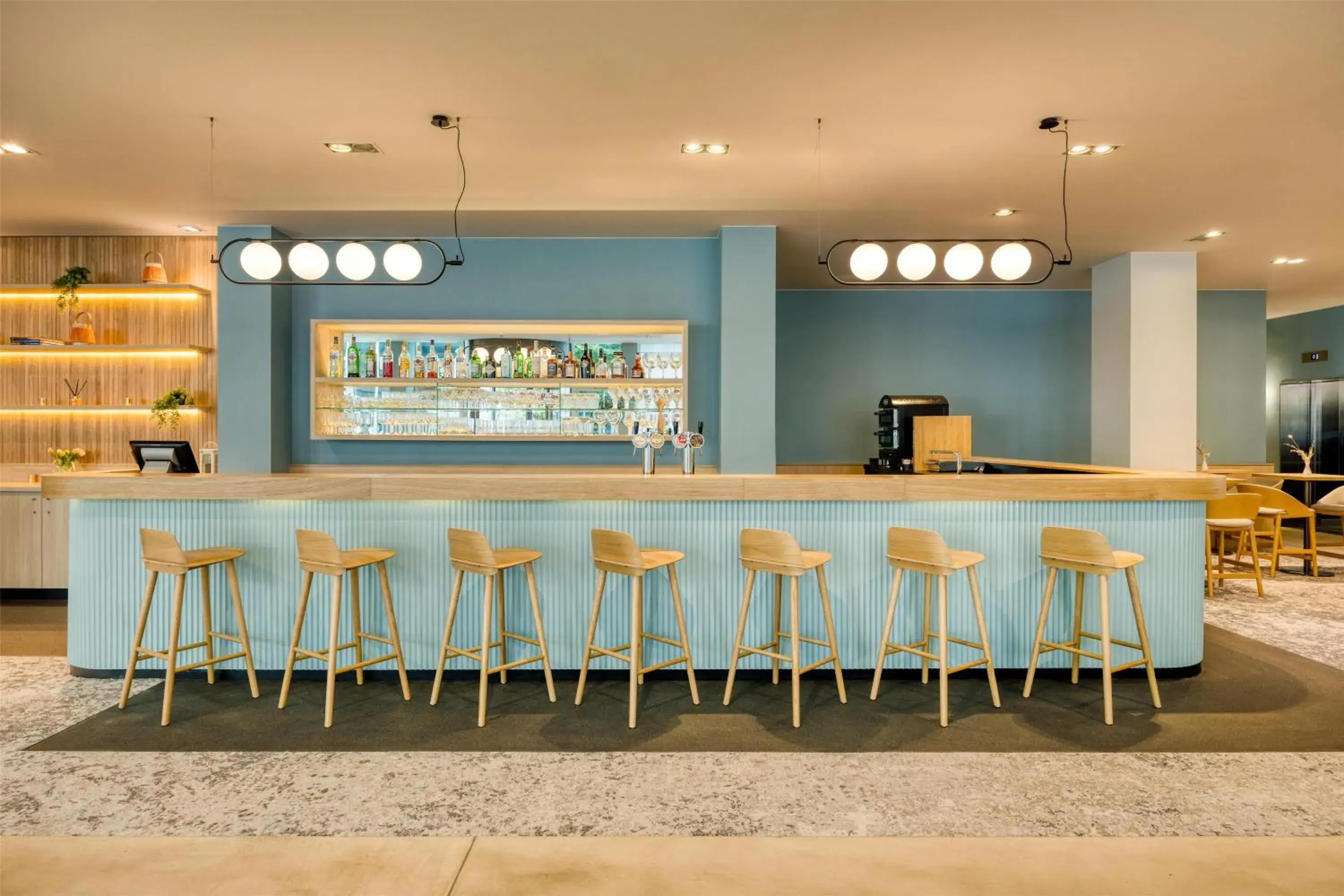 Lounge or bar in Radisson Hotel Brussels Centre Midi Lounge or bar in Radisson Hotel Brussels Centre Midi