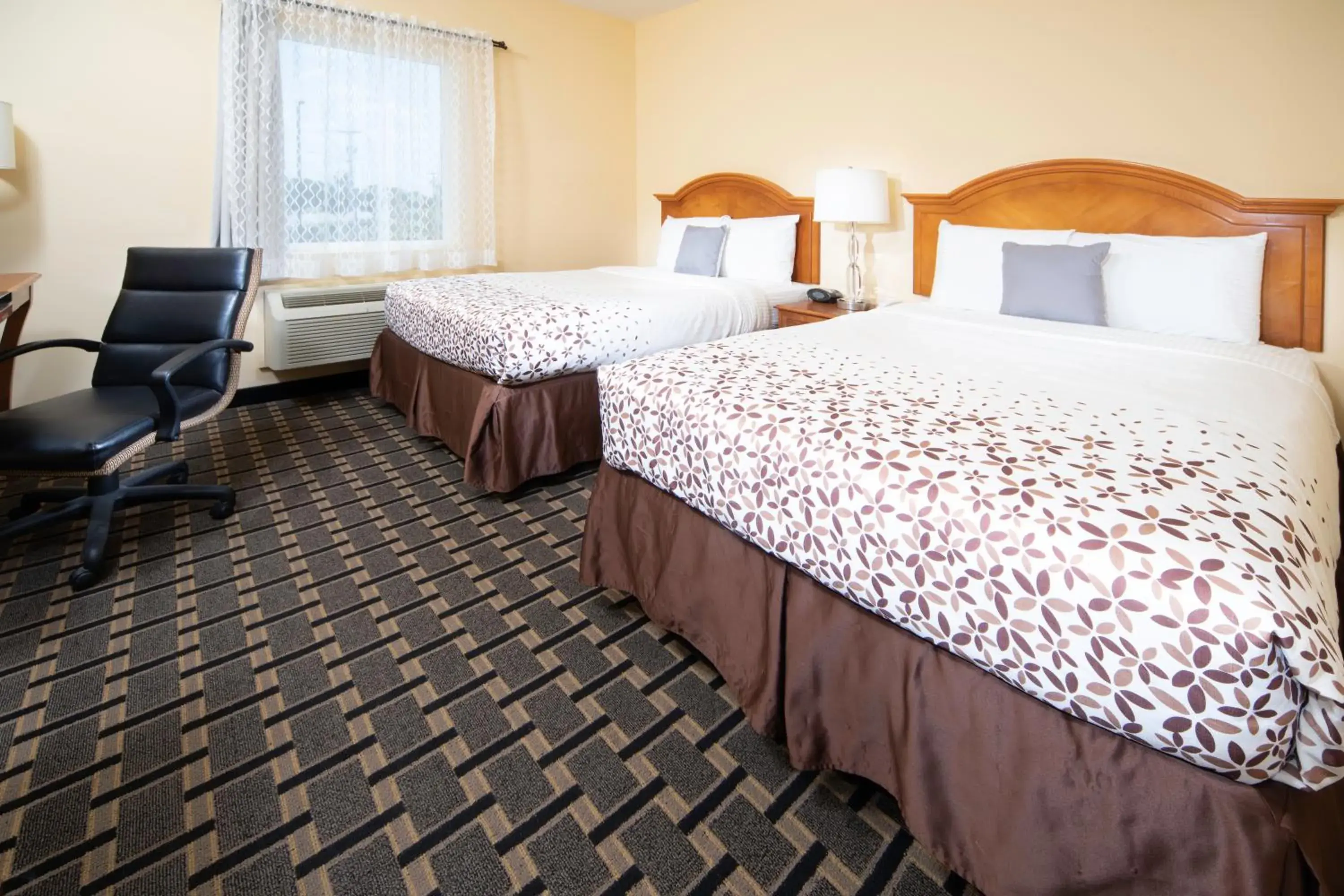 Double Room in Mt. Rose Hotel Double Room in Mt. Rose Hotel