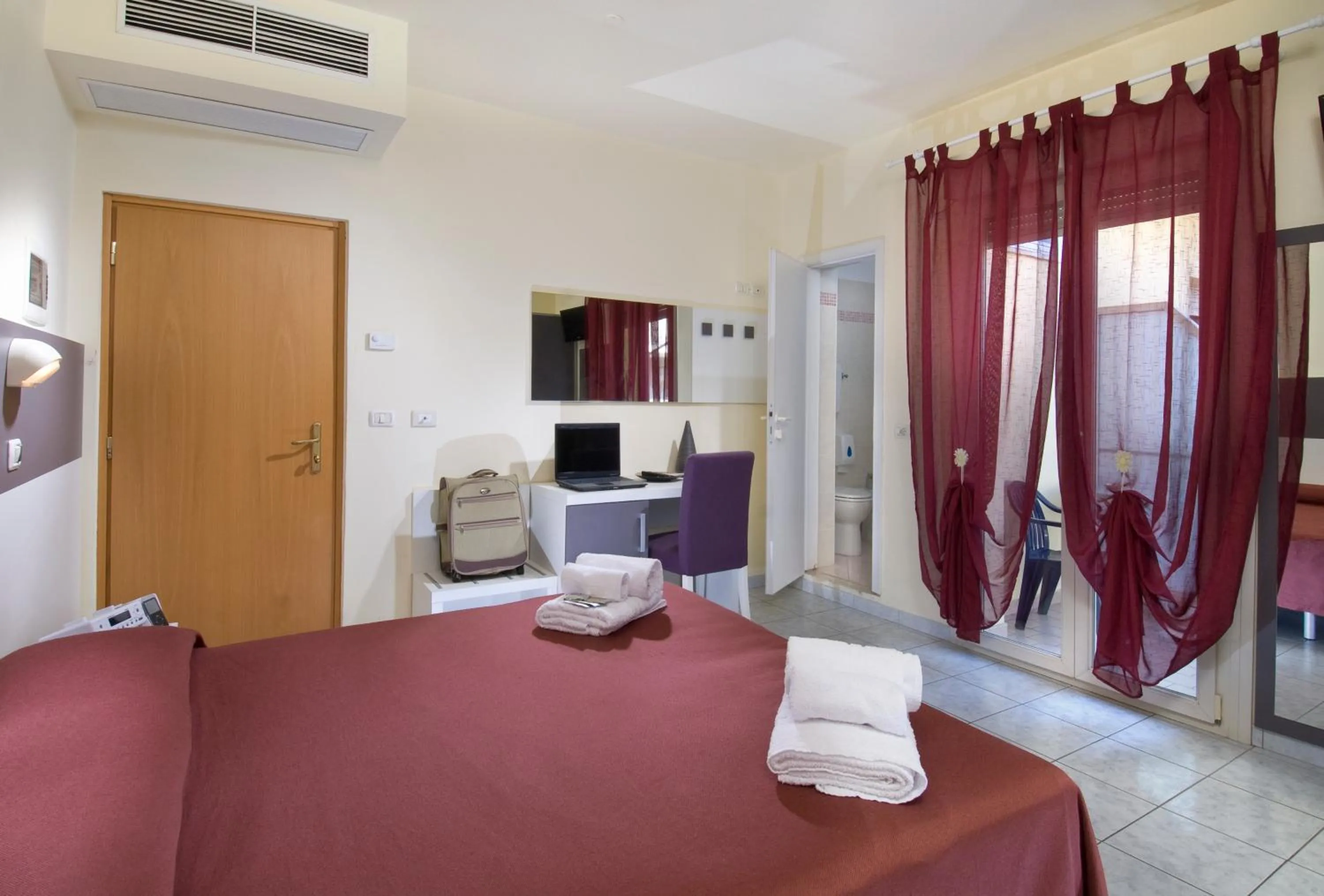 Photo of the whole room in Hotel Locanda Rosy