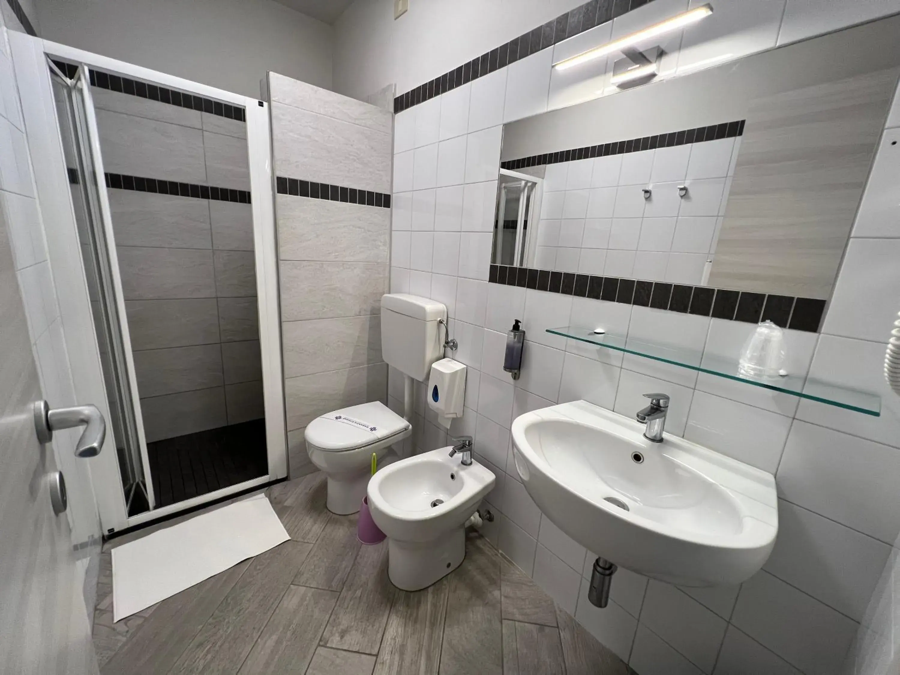 Bathroom in Hotel Locanda Rosy