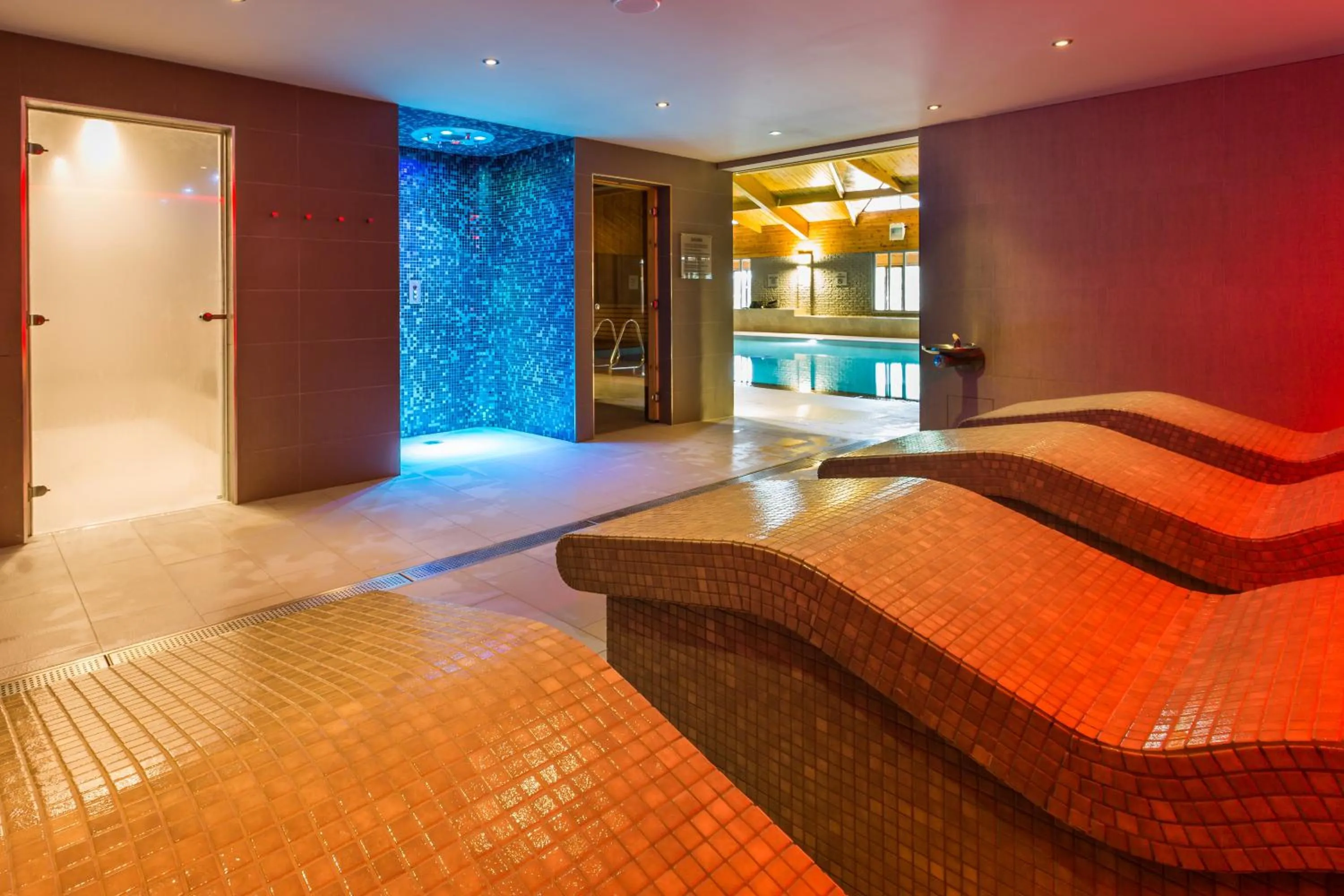 Swimming pool in Auchrannie Resort