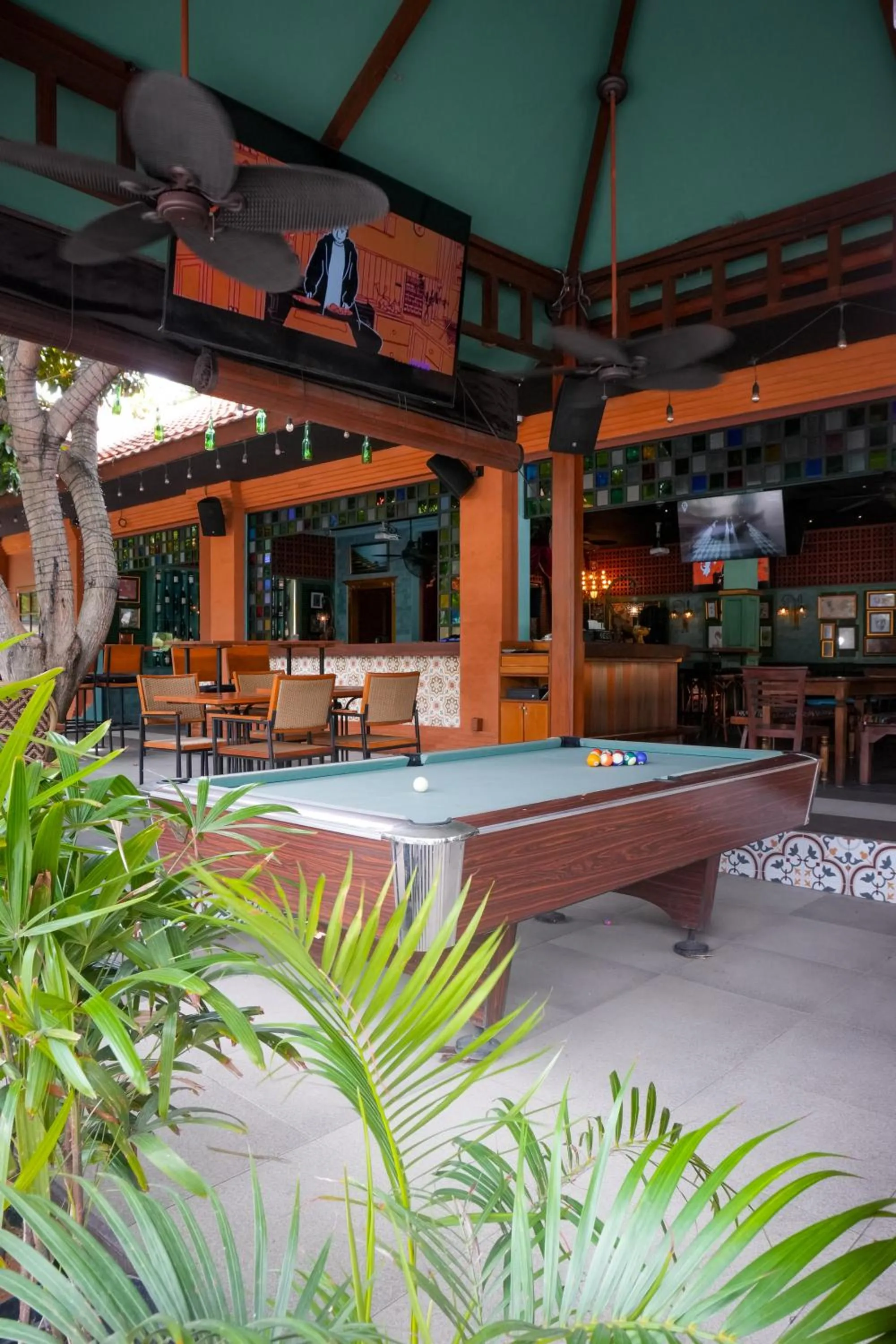 Restaurant/places to eat in Bali Garden Beach Resort