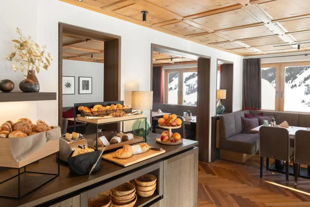 Breakfast in Hotel Schranz - Ski In & Ski Out