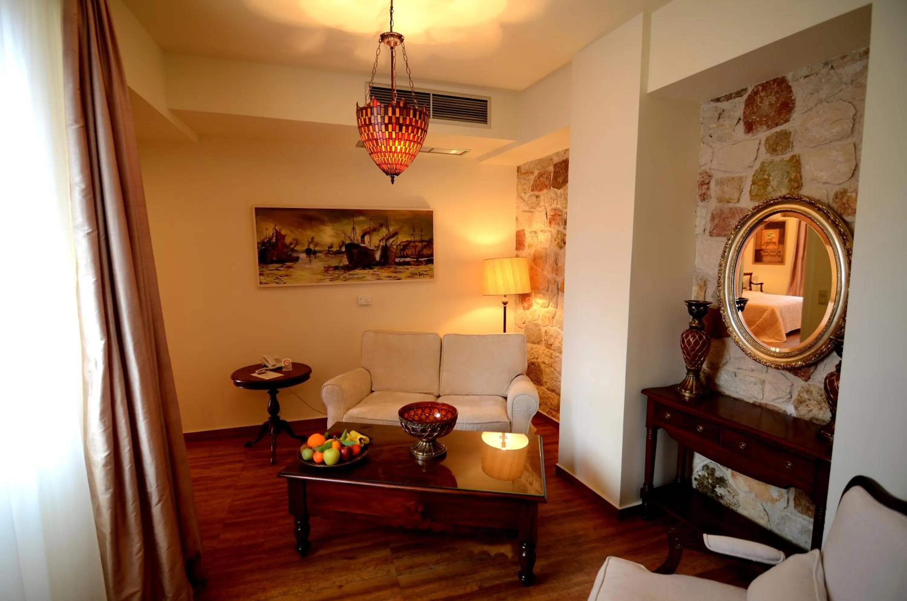 Day in Korina Gallery Hotel