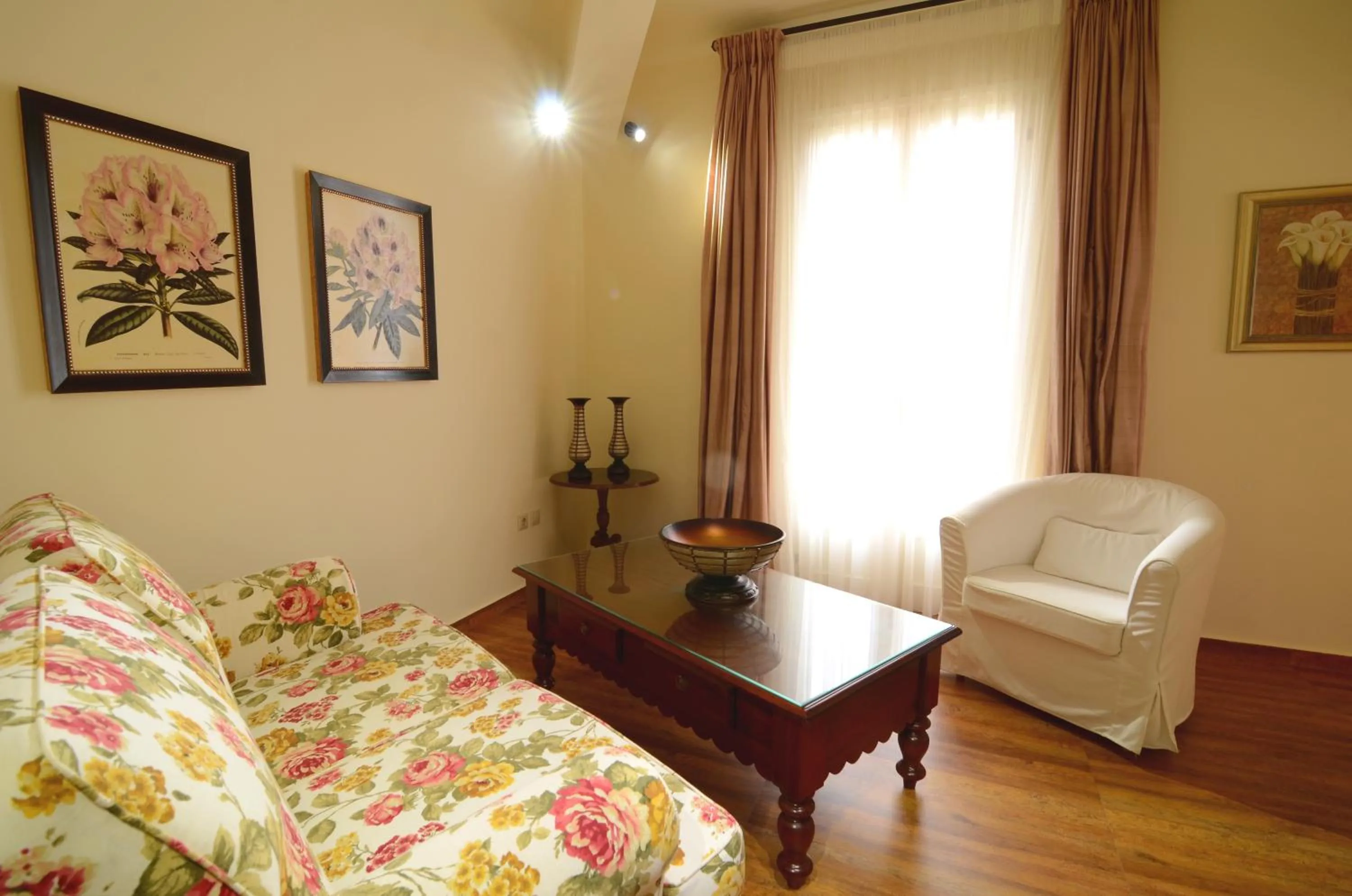 Day, Bed in Korina Gallery Hotel