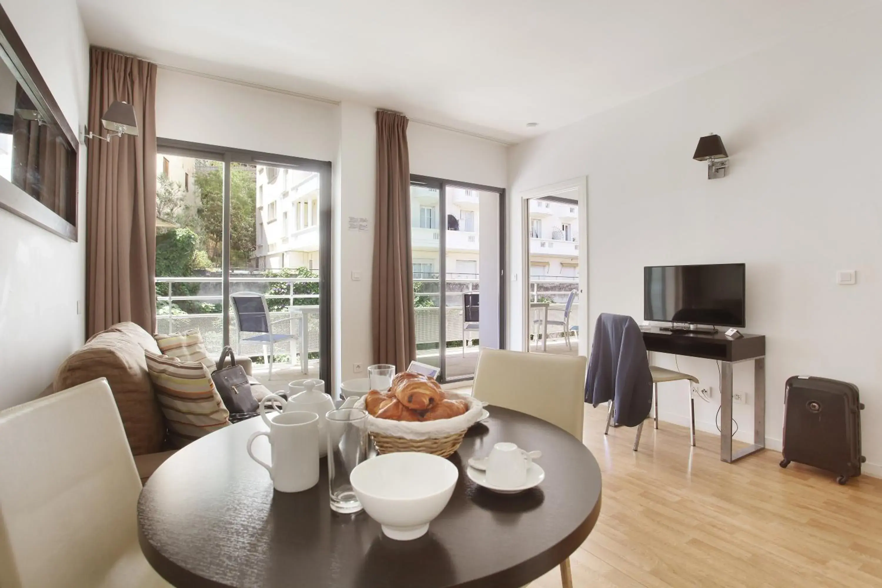 One-Bedroom Apartment with Balcony (4 Adults) in Appart'hôtel Odalys City - Monaco Les Hauts de la Principauté One-Bedroom Apartment with Balcony (4 Adults) in Appart'hôtel Odalys City - Monaco Les Hauts de la Principauté