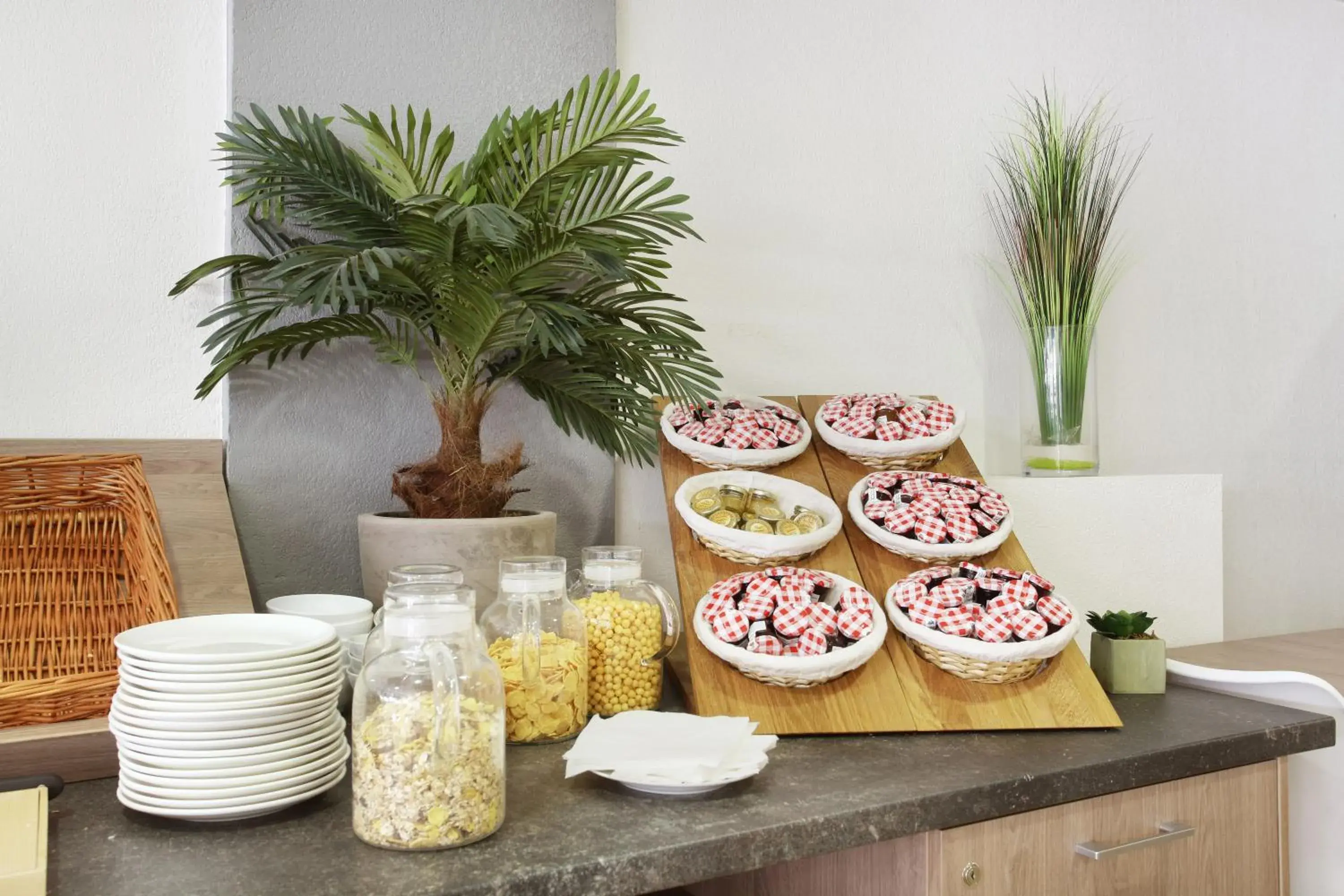 Buffet breakfast in Appart'hôtel Odalys City - Monaco Les Hauts de la Principauté Buffet breakfast in Appart'hôtel Odalys City - Monaco Les Hauts de la Principauté