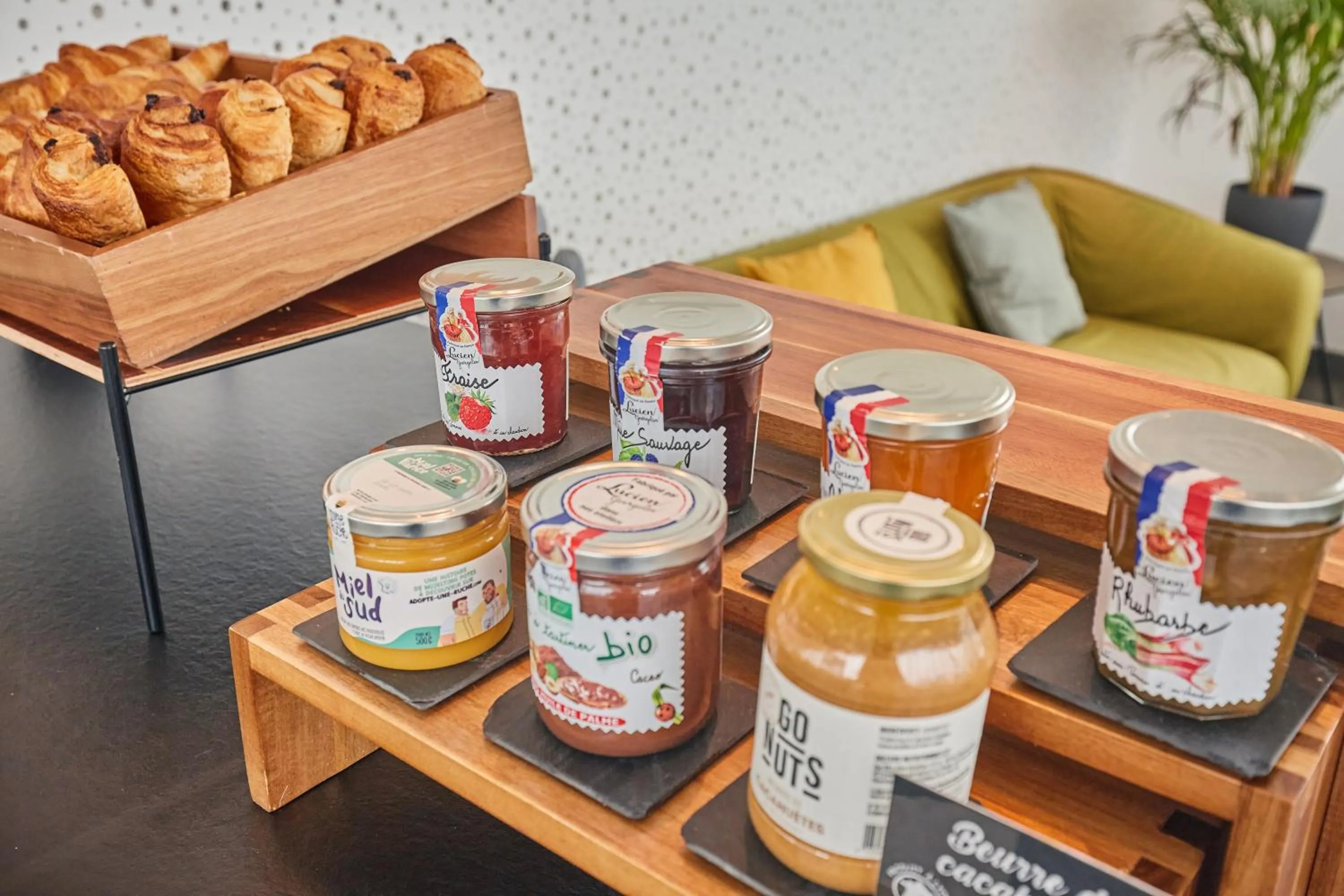 Breakfast in Appart'hôtel Odalys City - Monaco Les Hauts de la Principauté