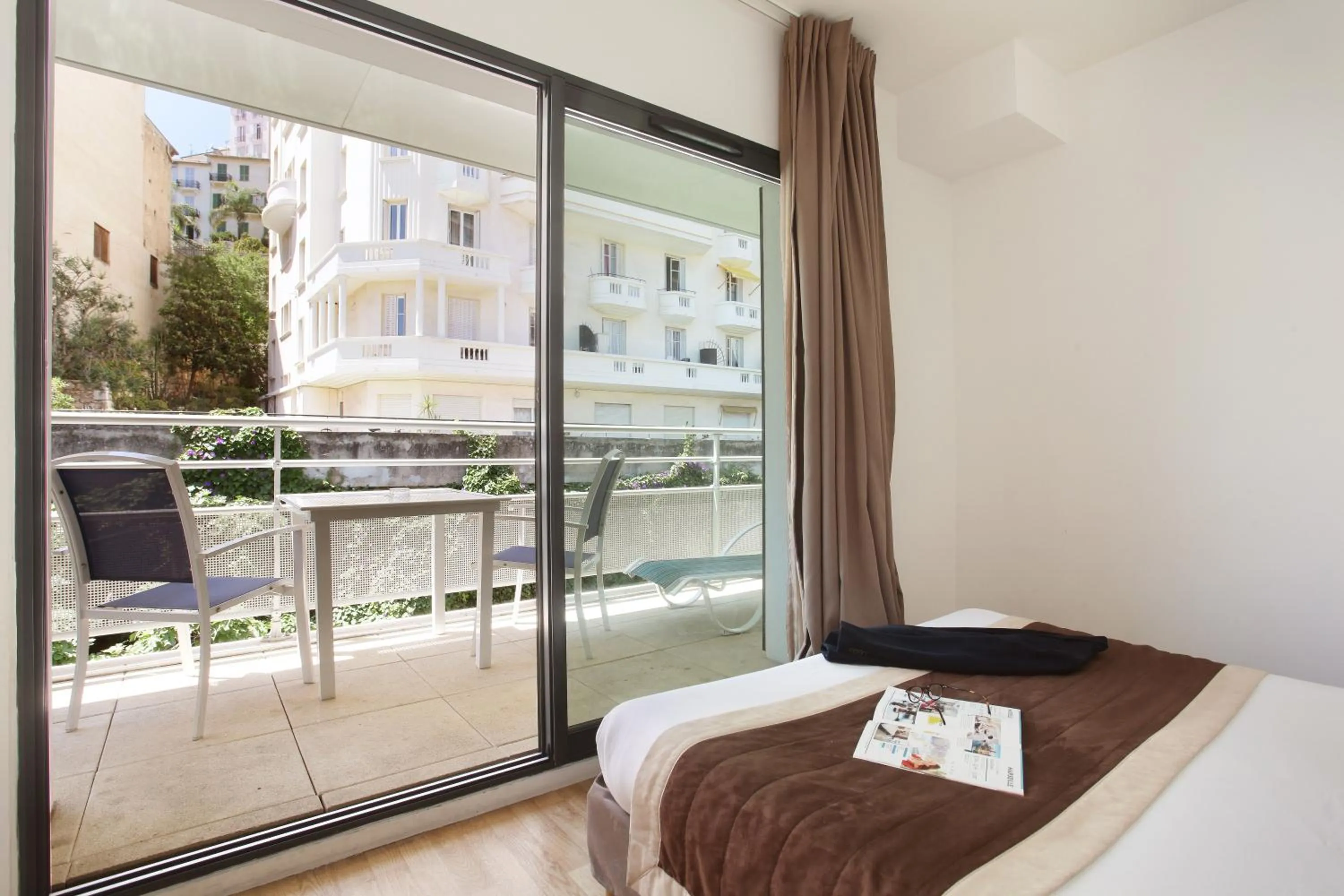 Bedroom, Bed in Appart'hôtel Odalys City - Monaco Les Hauts de la Principauté