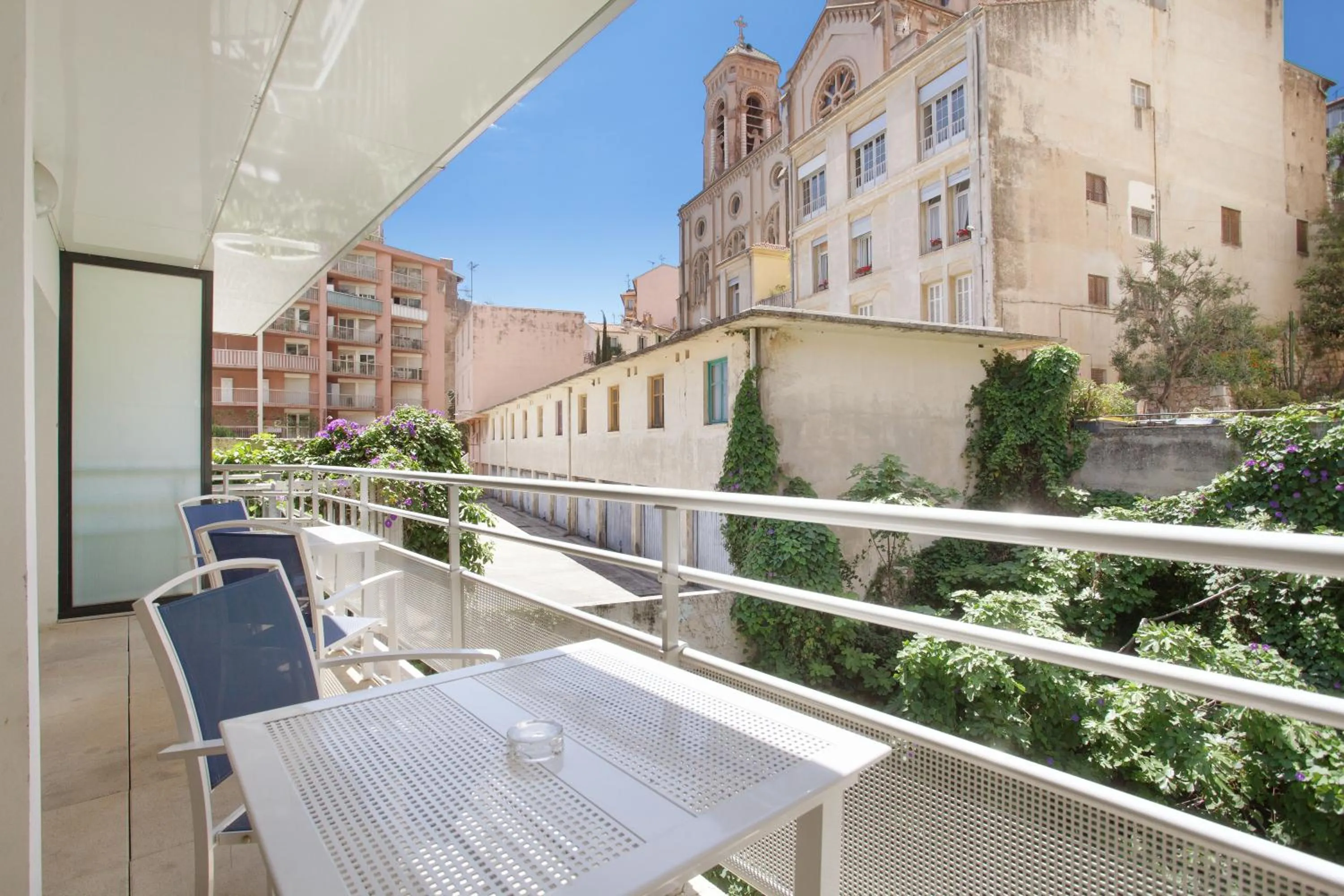 Balcony/Terrace in Appart'hôtel Odalys City - Monaco Les Hauts de la Principauté