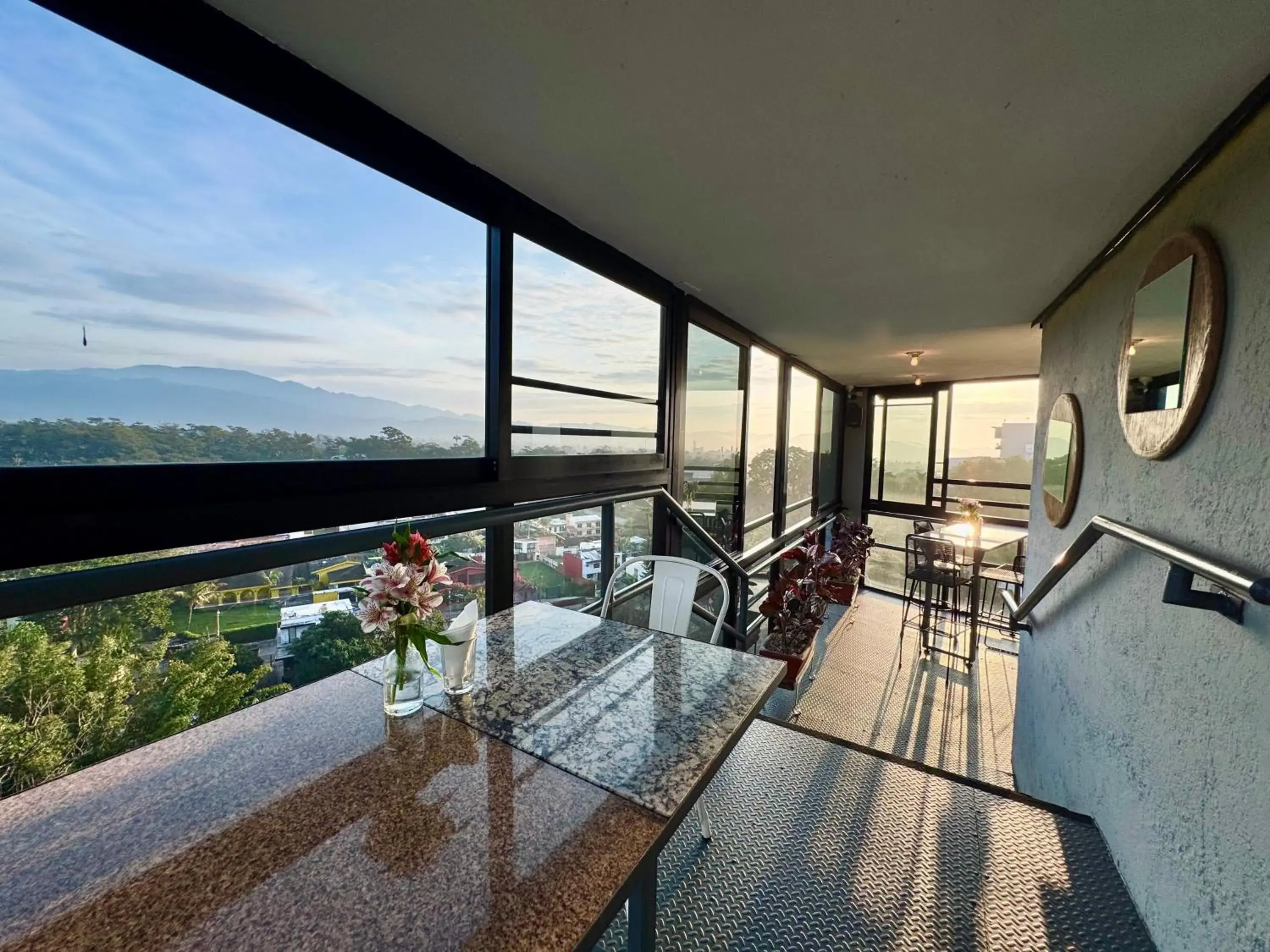 Restaurant/places to eat in Comfort Inn Cordoba Restaurant/places to eat in Comfort Inn Cordoba