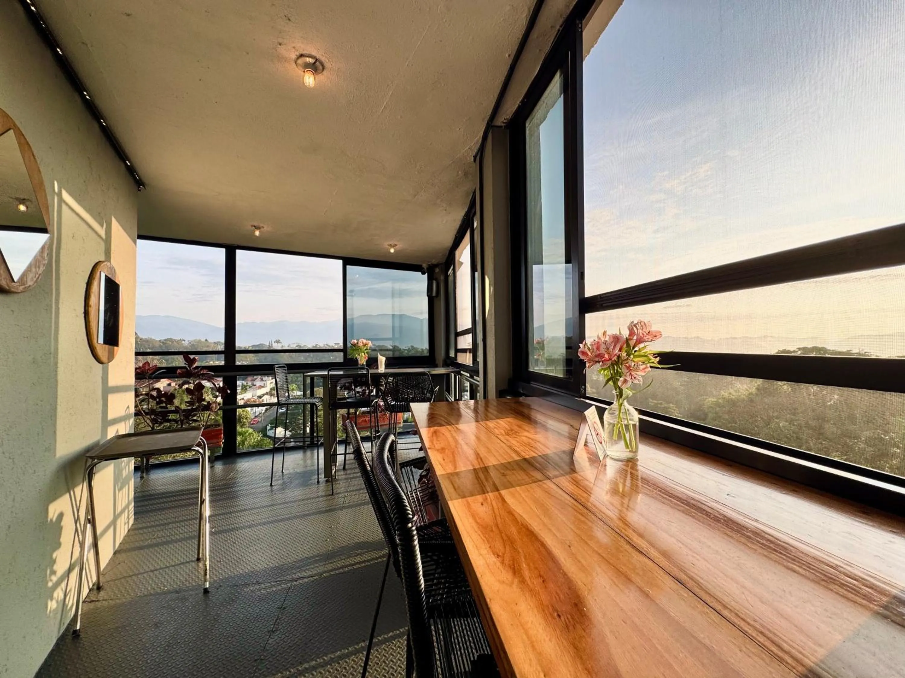 Restaurant/places to eat in Comfort Inn Cordoba