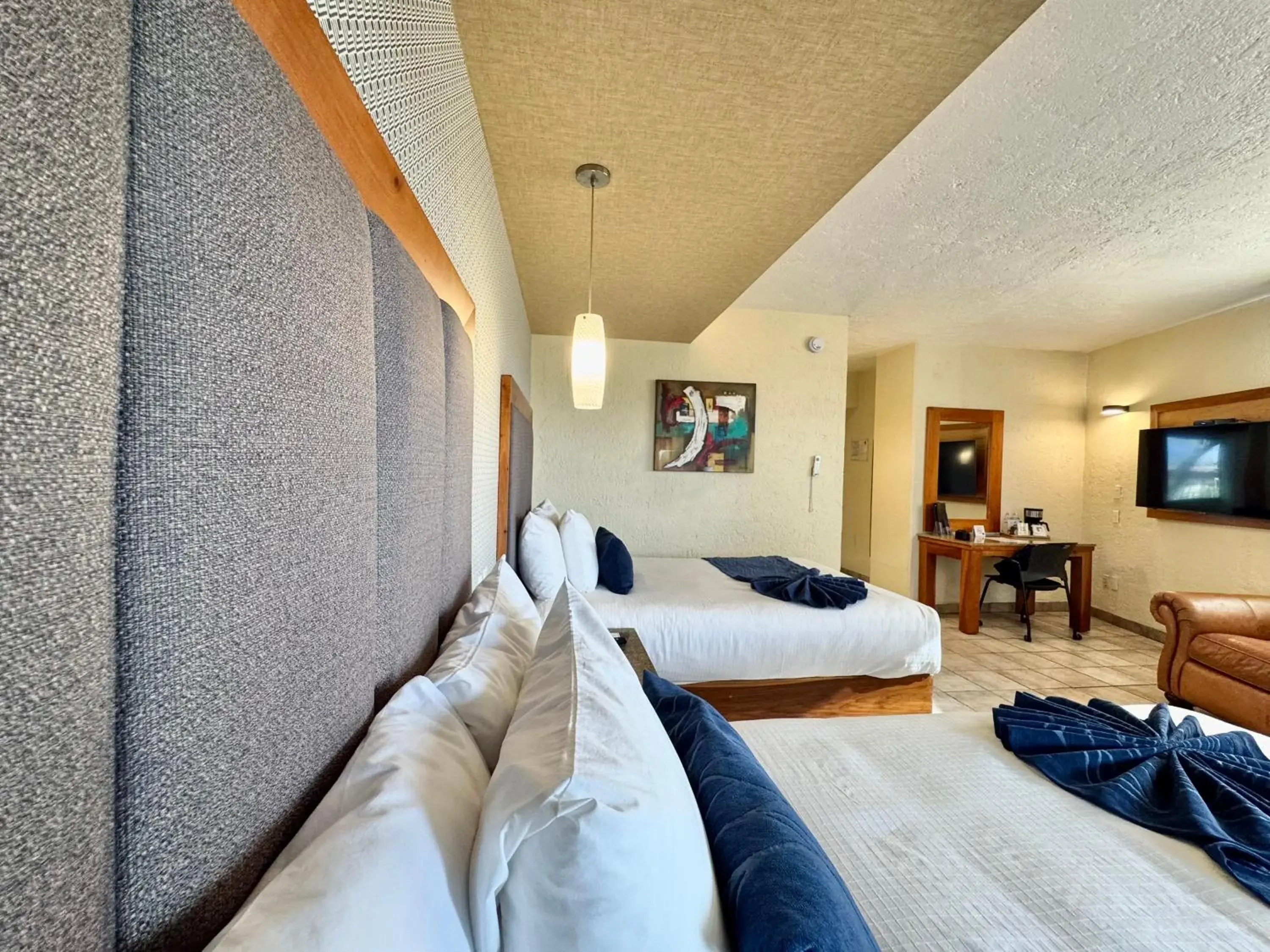 Bed in Comfort Inn Cordoba Bed in Comfort Inn Cordoba