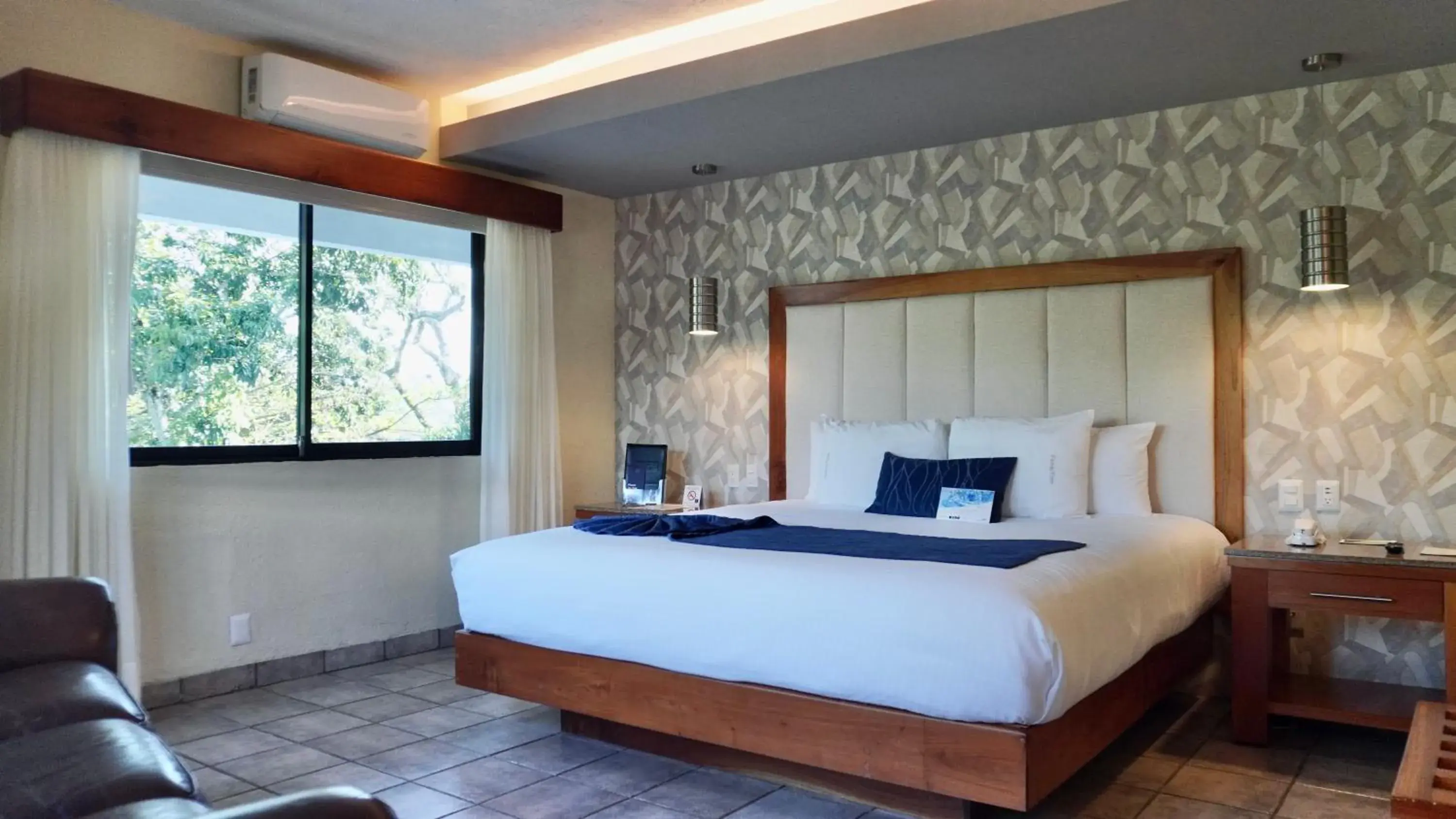 Bed in Comfort Inn Cordoba Bed in Comfort Inn Cordoba