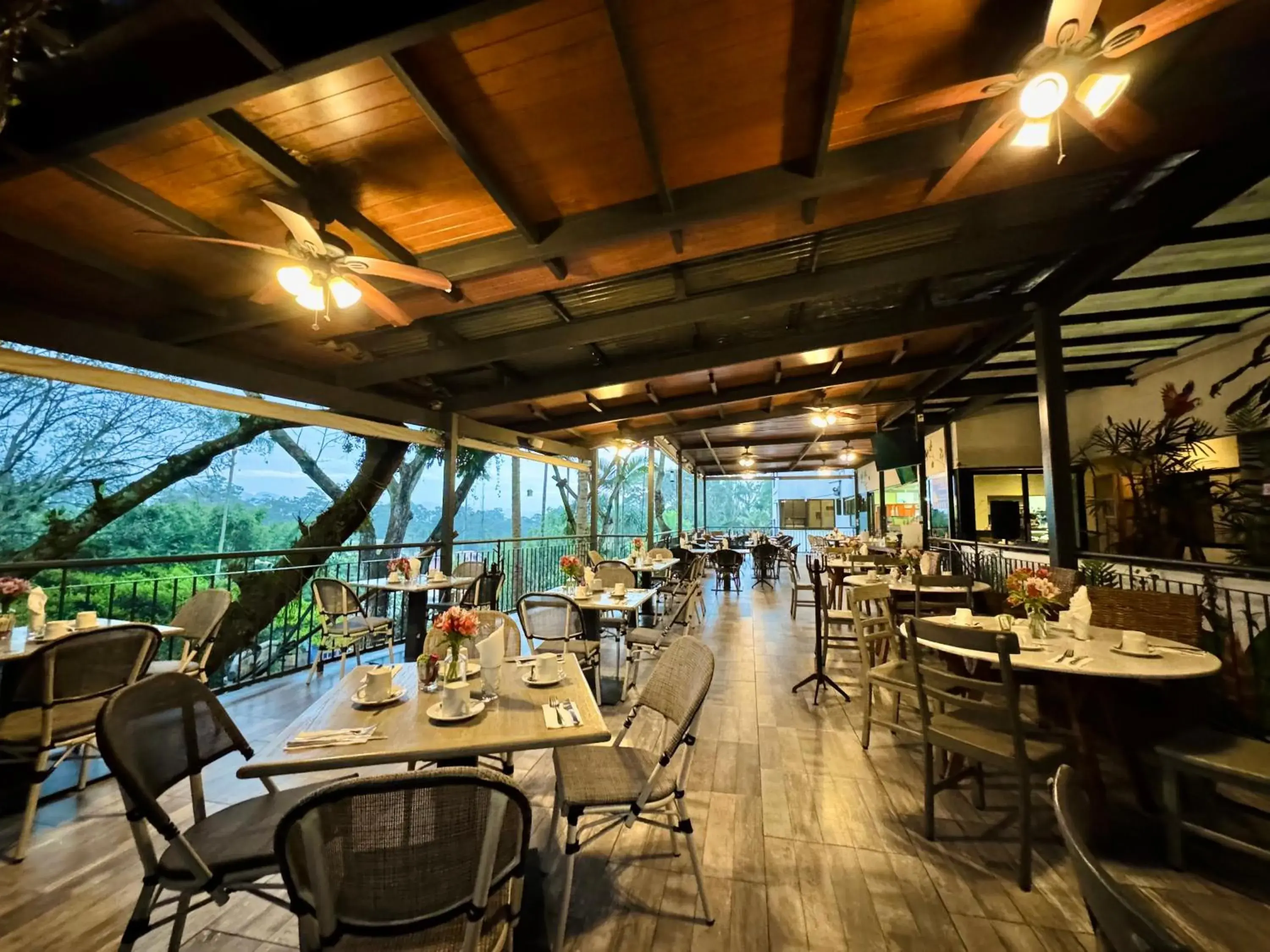 Restaurant/places to eat in Comfort Inn Cordoba Restaurant/places to eat in Comfort Inn Cordoba