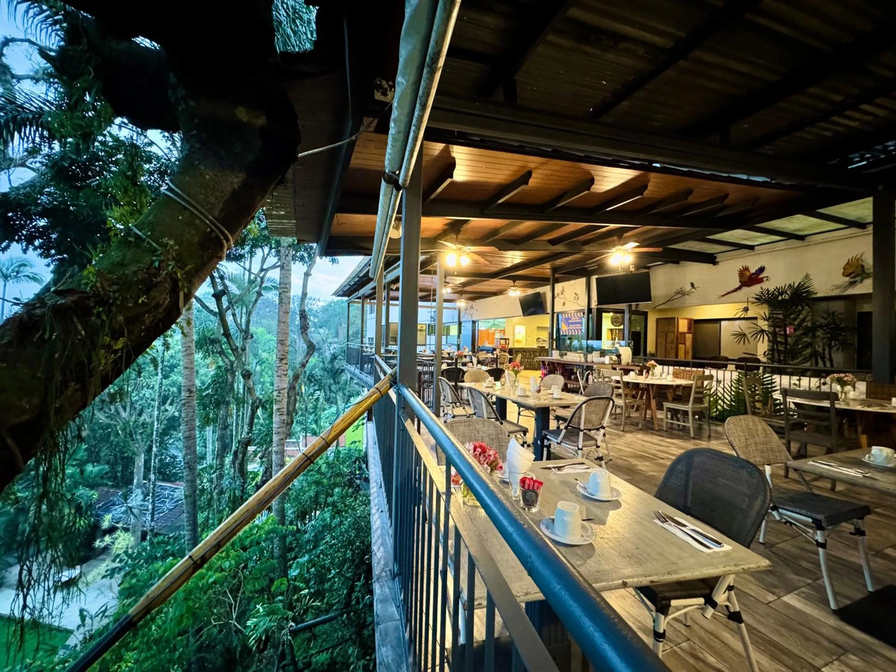 Restaurant/places to eat in Comfort Inn Cordoba