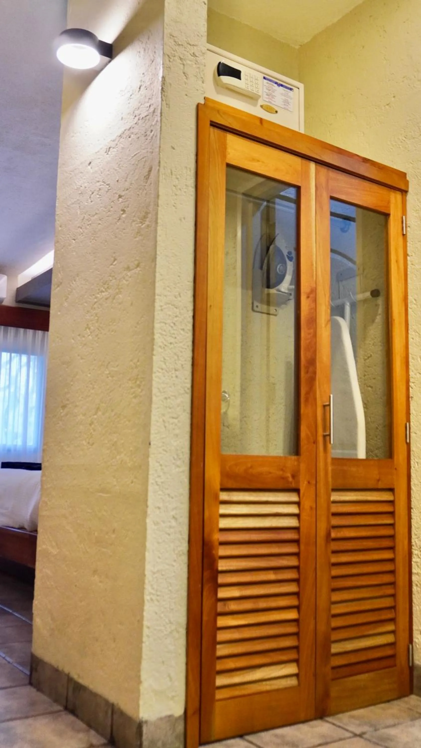 flat iron in Comfort Inn Cordoba