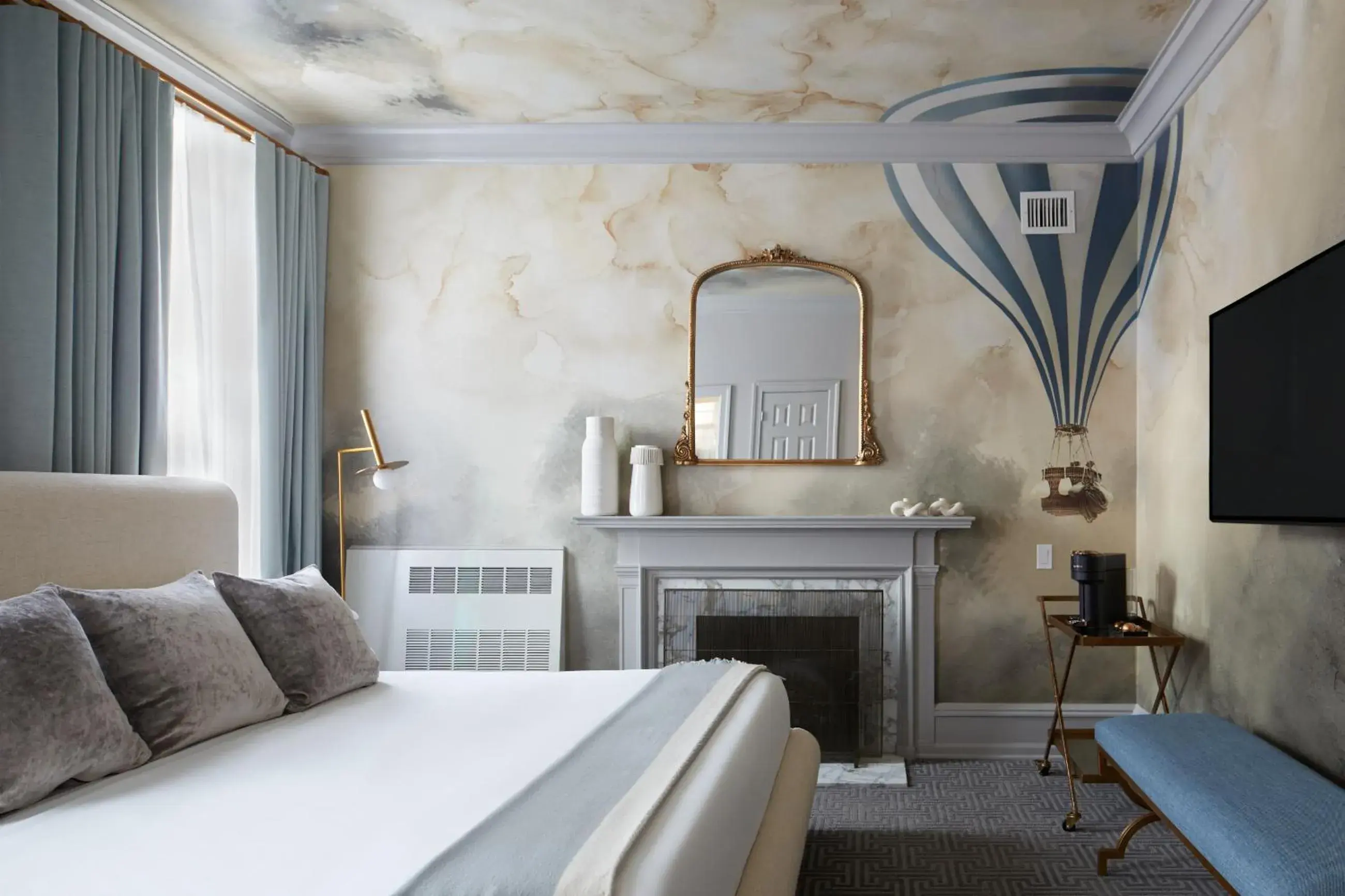 Bed in The Franklin on Rittenhouse, A Boutique Hotel Bed in The Franklin on Rittenhouse, A Boutique Hotel