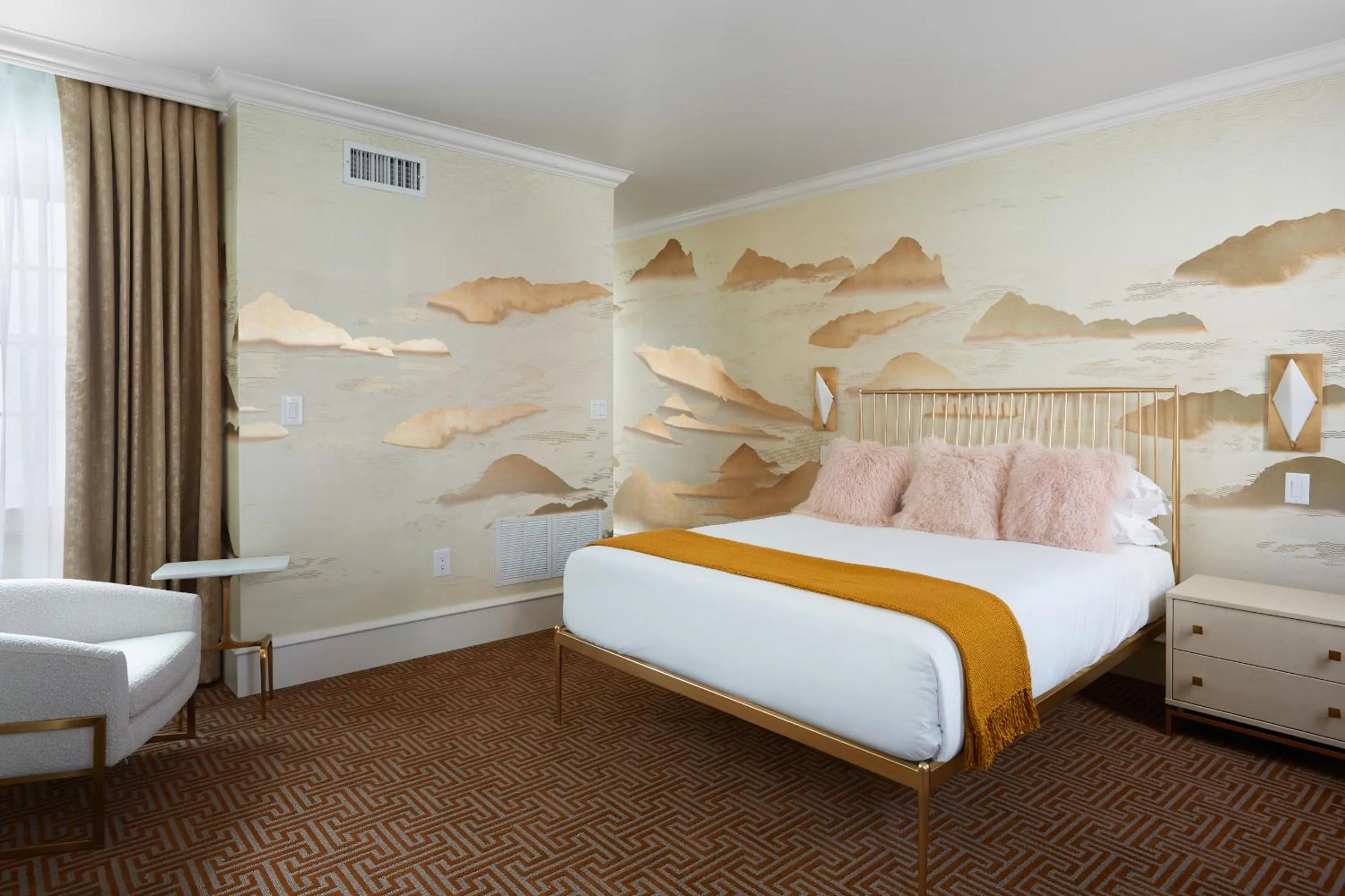 Bed in The Franklin on Rittenhouse, A Boutique Hotel