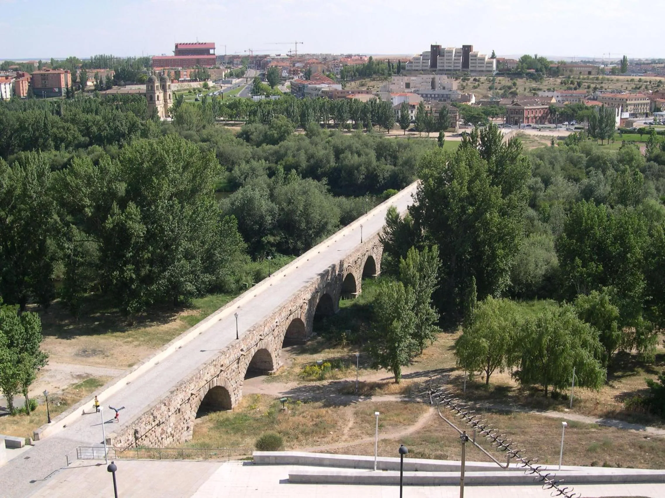Property building in Apartamento Ribera Del Puente