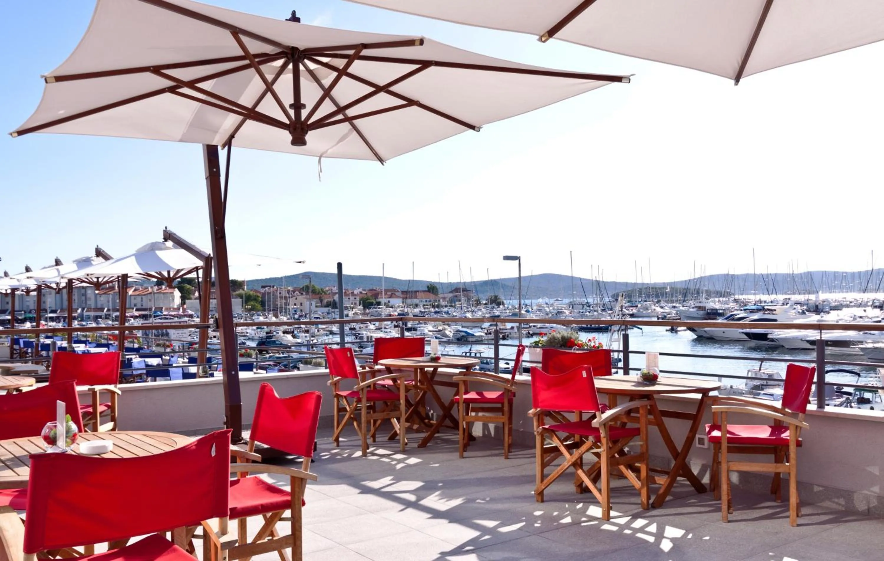 Restaurant/places to eat in Hotel IN