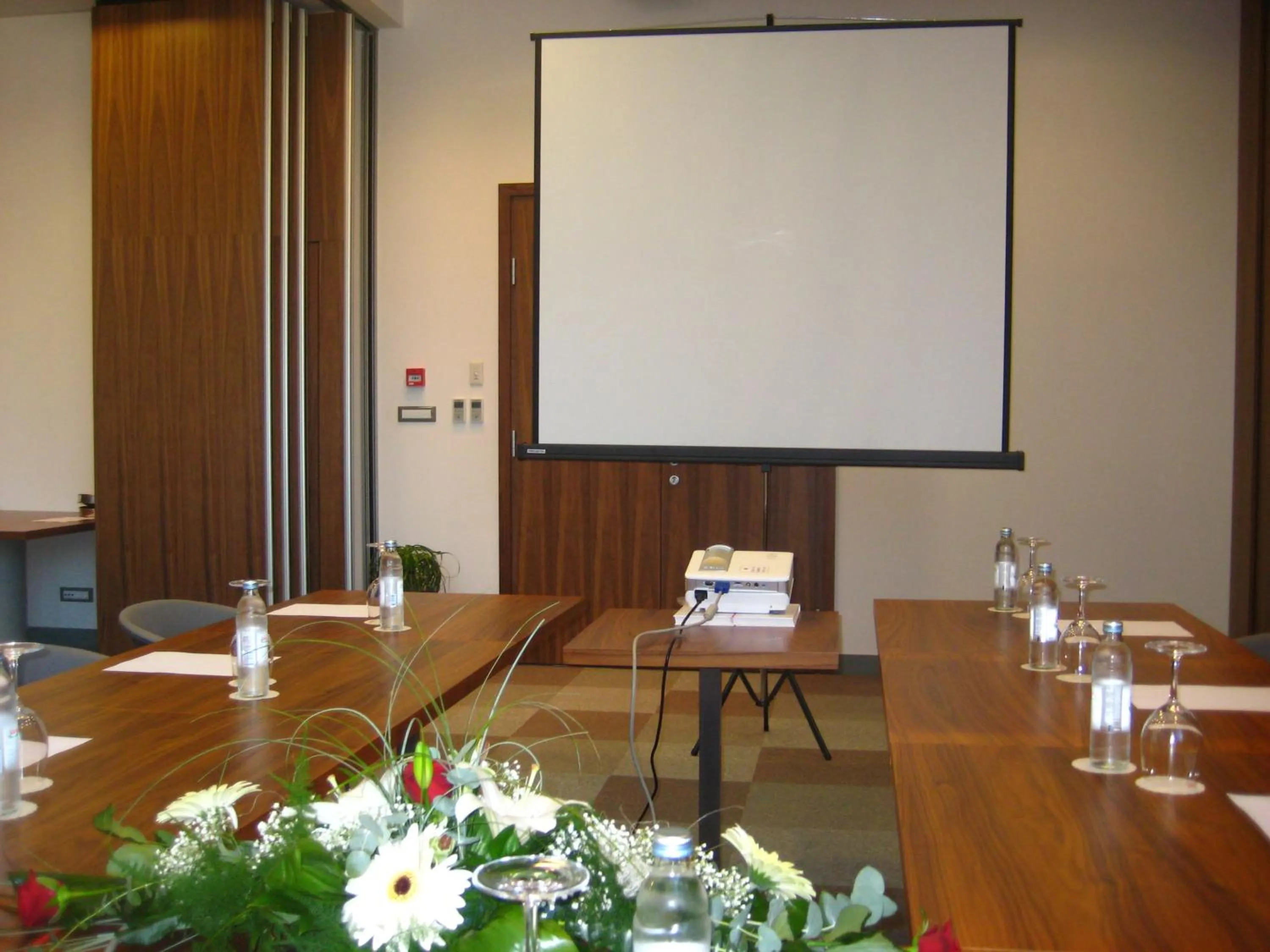 Business facilities in Hotel IN