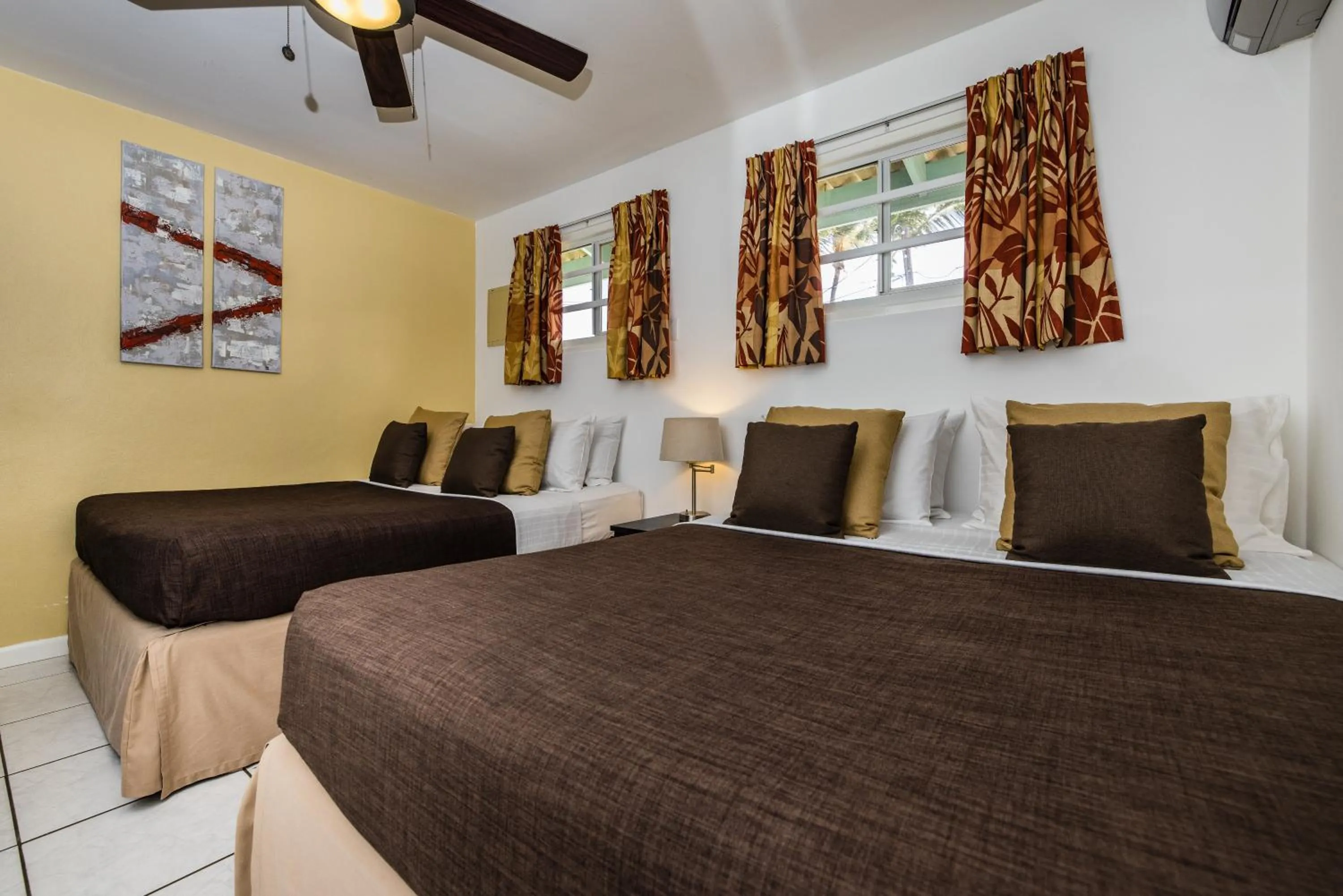 Bedroom, Bed in Paradera Park Aruba