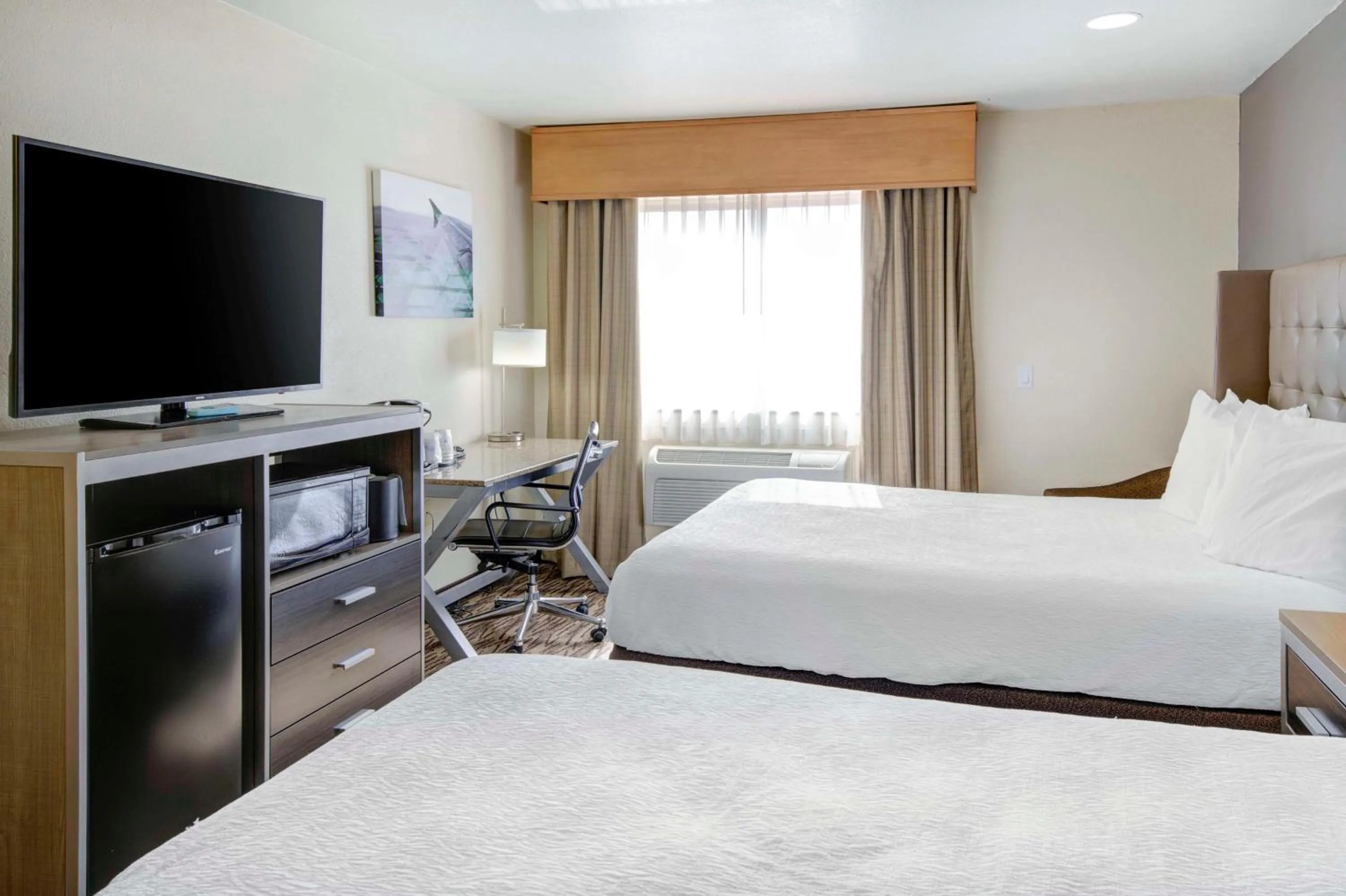 Bedroom, Bed in Best Western PLUS Peppertree Airport Inn