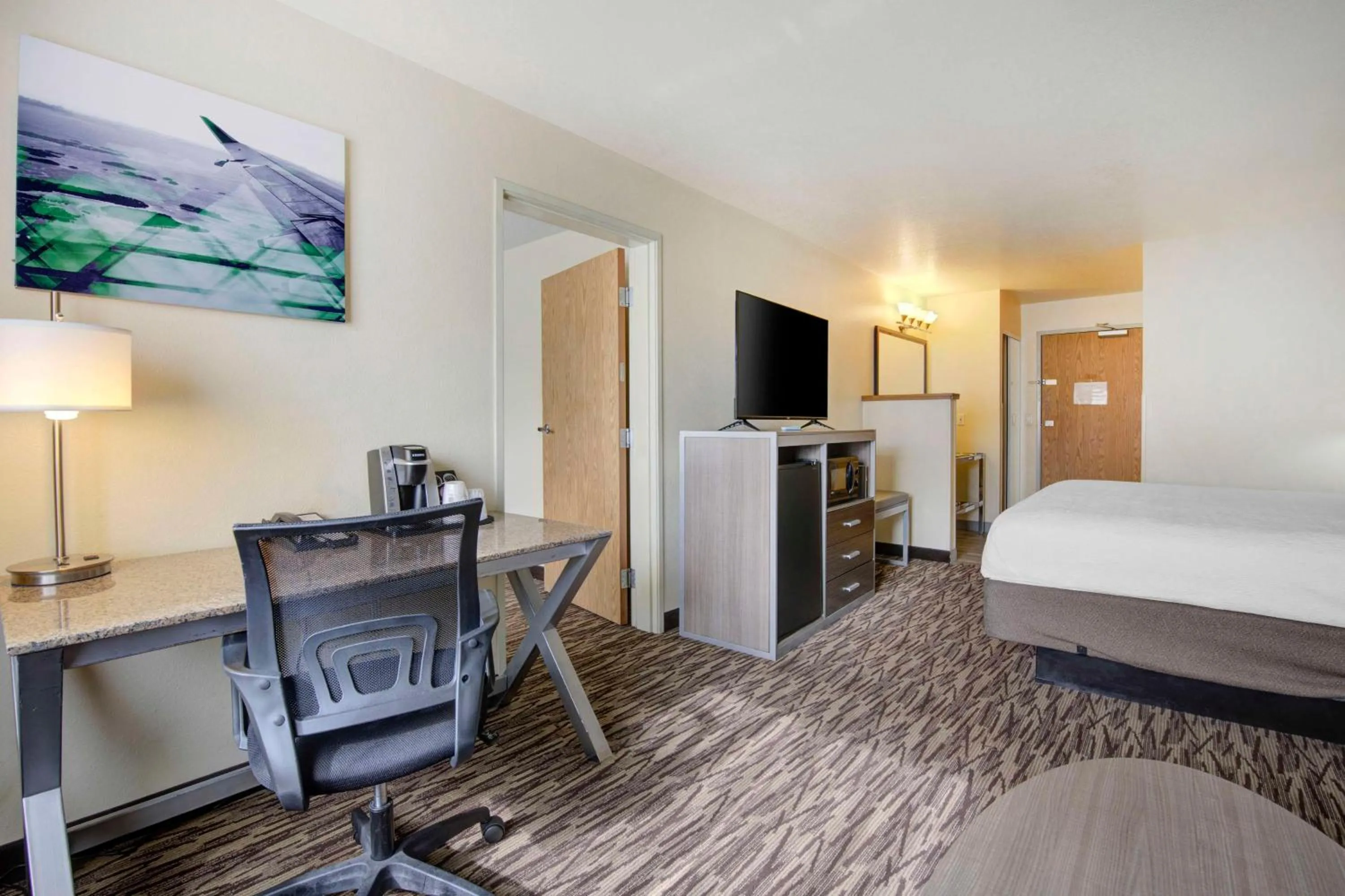 Bedroom, Bed in Best Western PLUS Peppertree Airport Inn