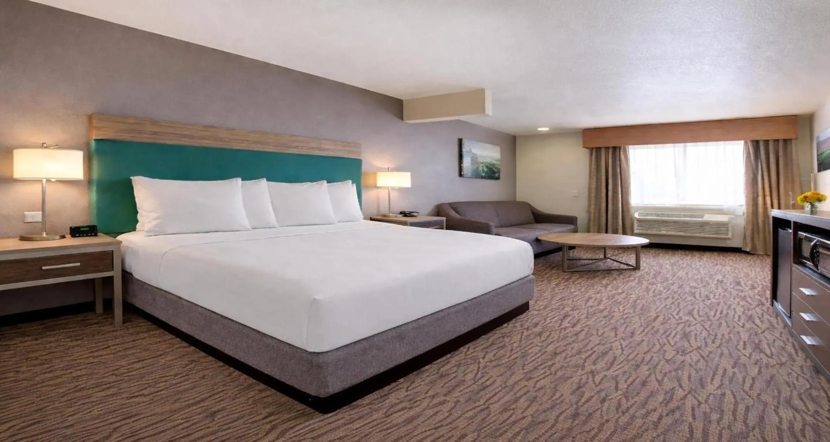 Bedroom, Bed in Best Western PLUS Peppertree Airport Inn Bedroom, Bed in Best Western PLUS Peppertree Airport Inn