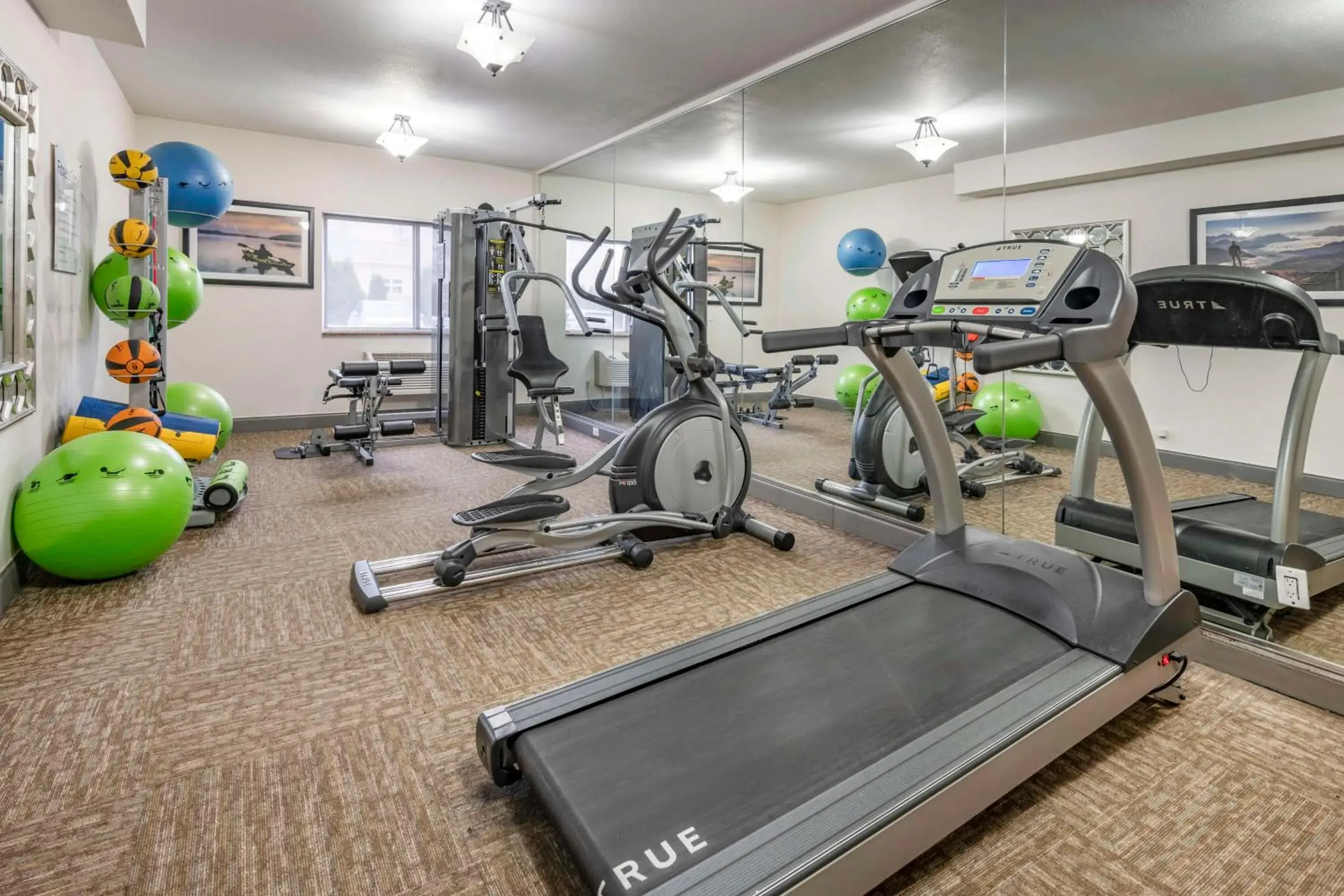Fitness centre/facilities in Best Western PLUS Peppertree Airport Inn Fitness centre/facilities in Best Western PLUS Peppertree Airport Inn
