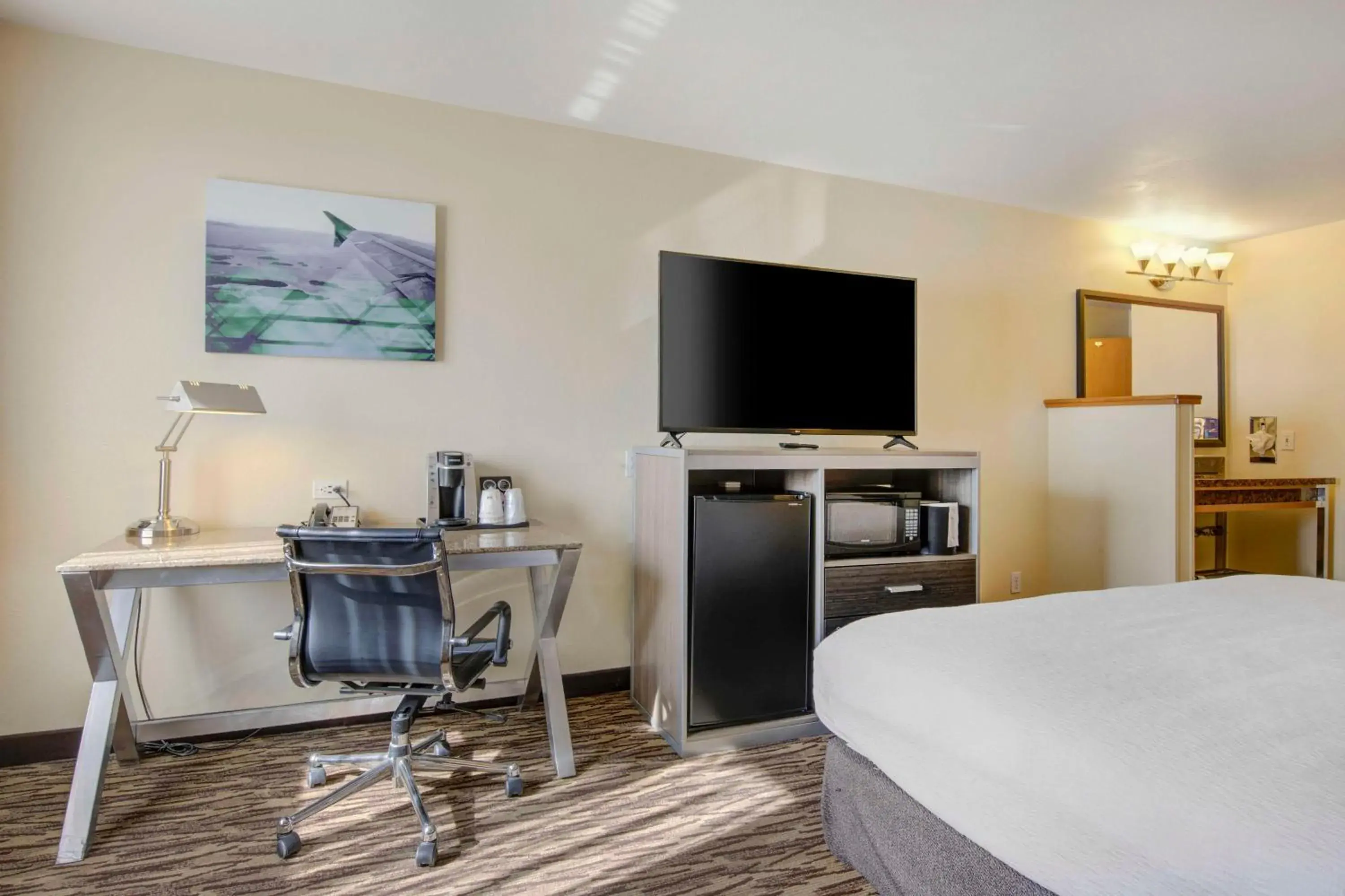 King Room in Best Western PLUS Peppertree Airport Inn King Room in Best Western PLUS Peppertree Airport Inn