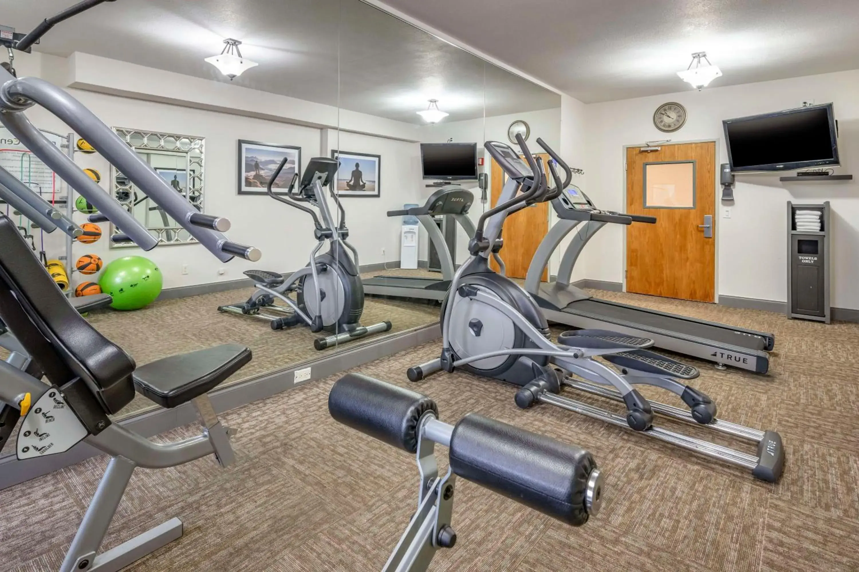 Fitness centre/facilities in Best Western PLUS Peppertree Airport Inn Fitness centre/facilities in Best Western PLUS Peppertree Airport Inn