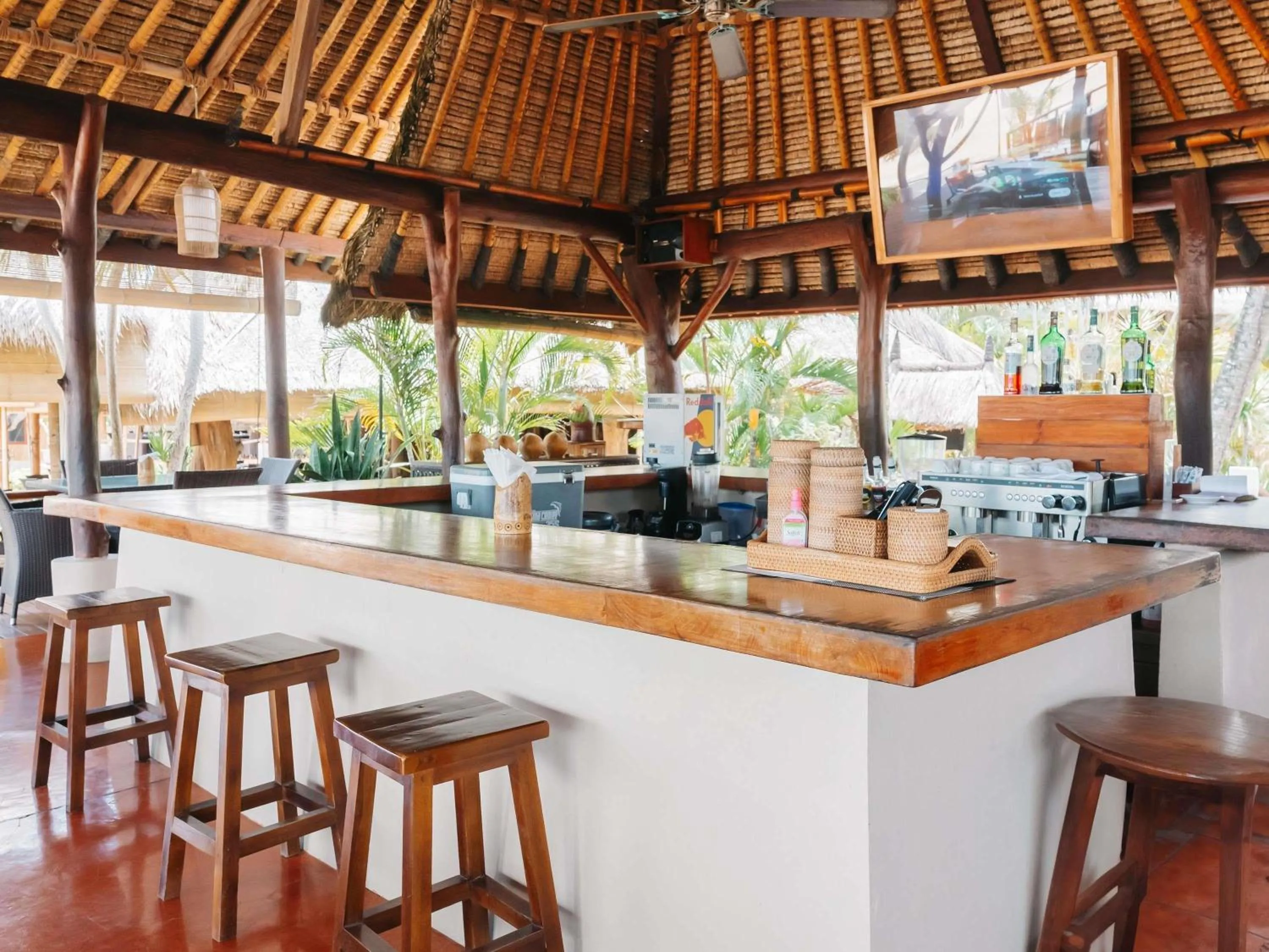 Lounge or bar in Novotel Lombok Resort & Villas