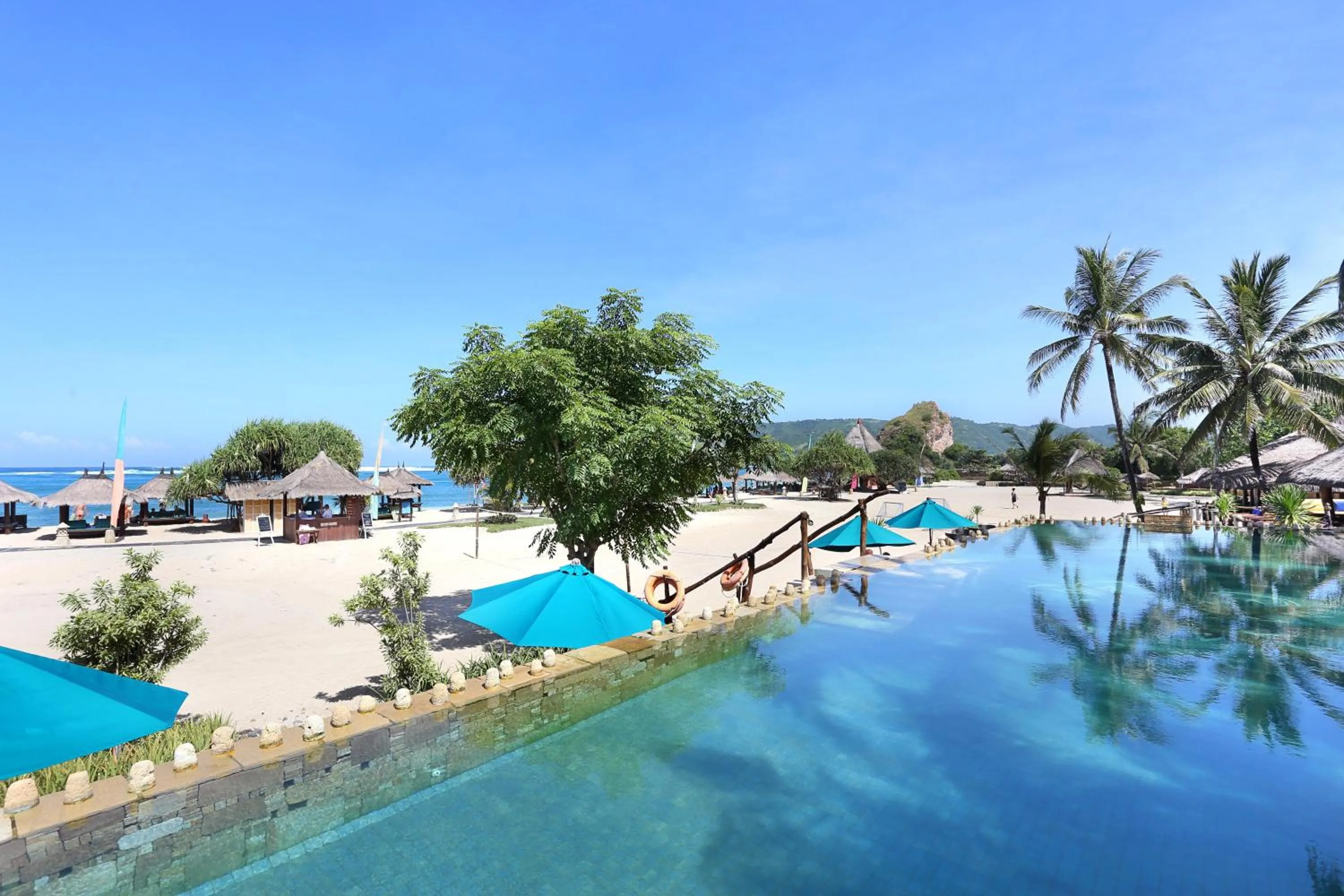 Swimming pool in Novotel Lombok Resort & Villas