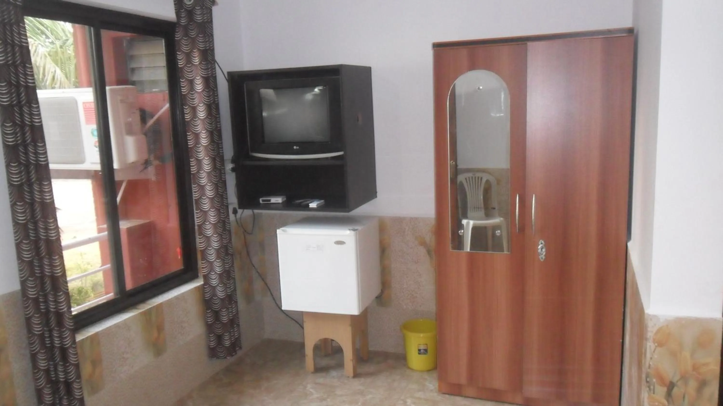 TV and multimedia in Leon Hide Out Guest House