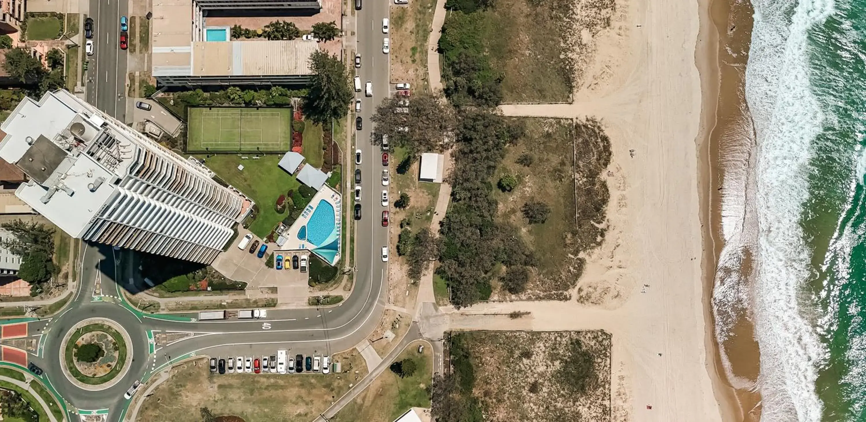 Property building in Talisman Beachside Broadbeach Property building in Talisman Beachside Broadbeach