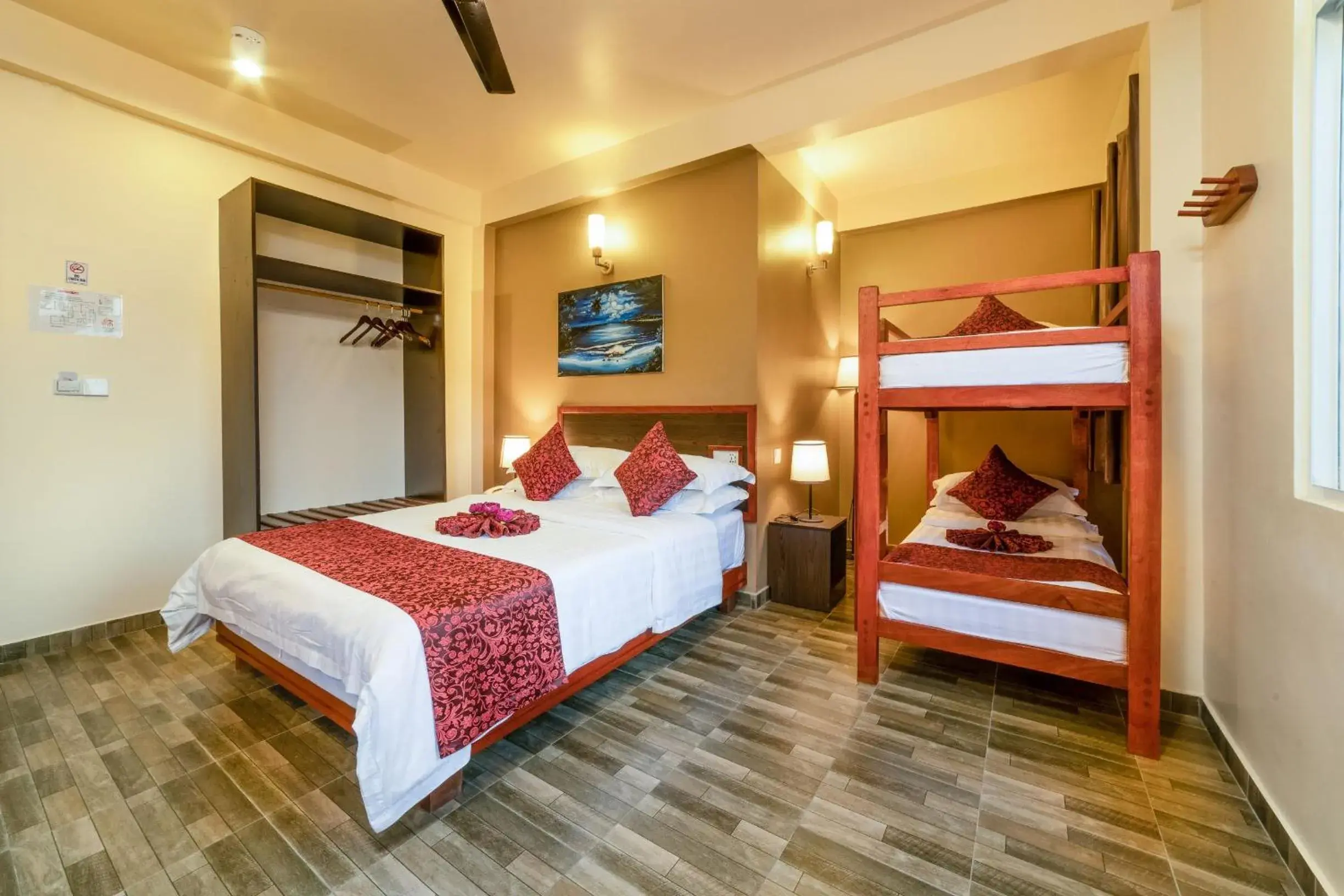 bunk bed, Bed in Paguro Beach Inn bunk bed, Bed in Paguro Beach Inn