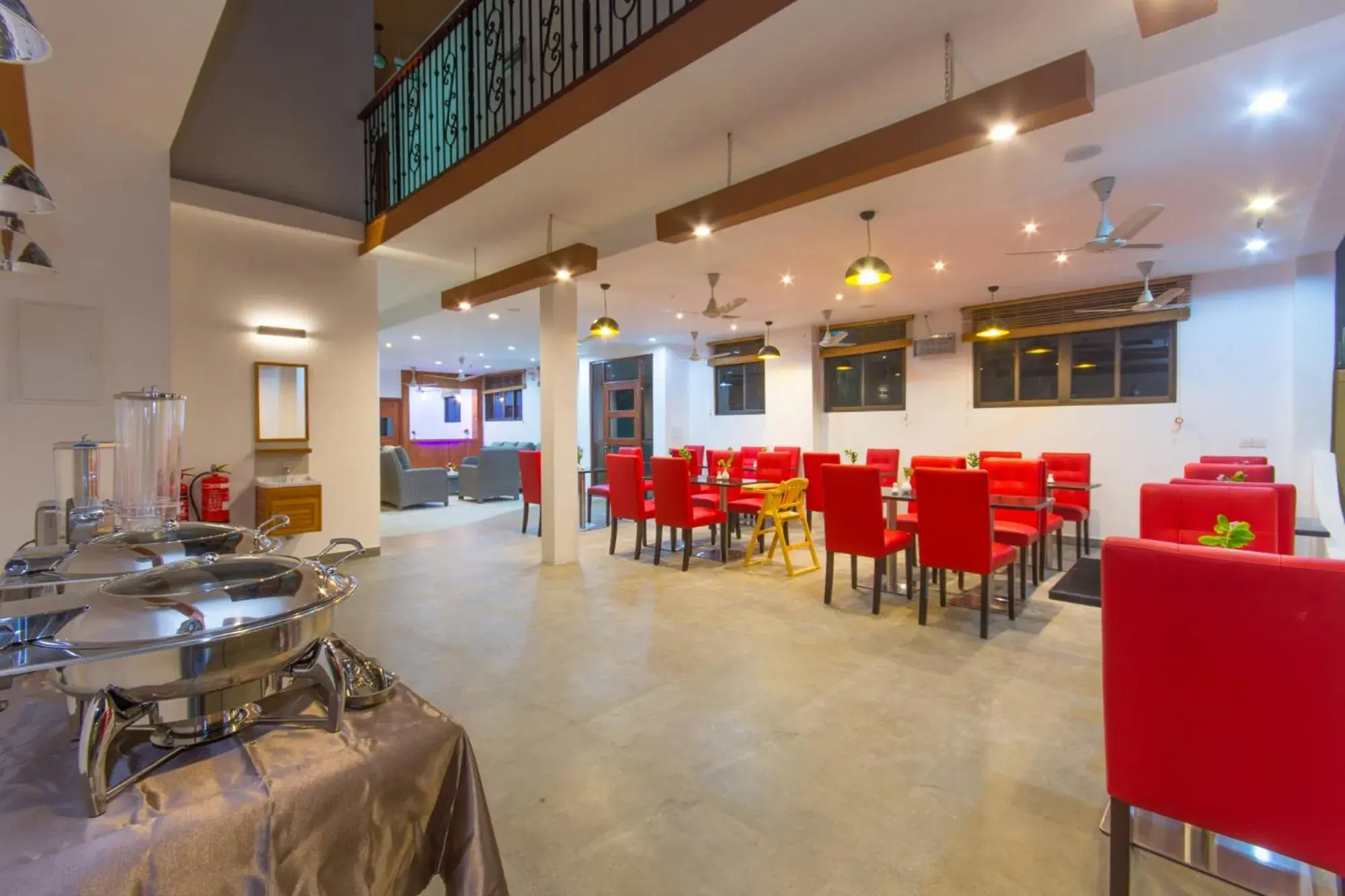 Restaurant/places to eat in Paguro Beach Inn Restaurant/places to eat in Paguro Beach Inn