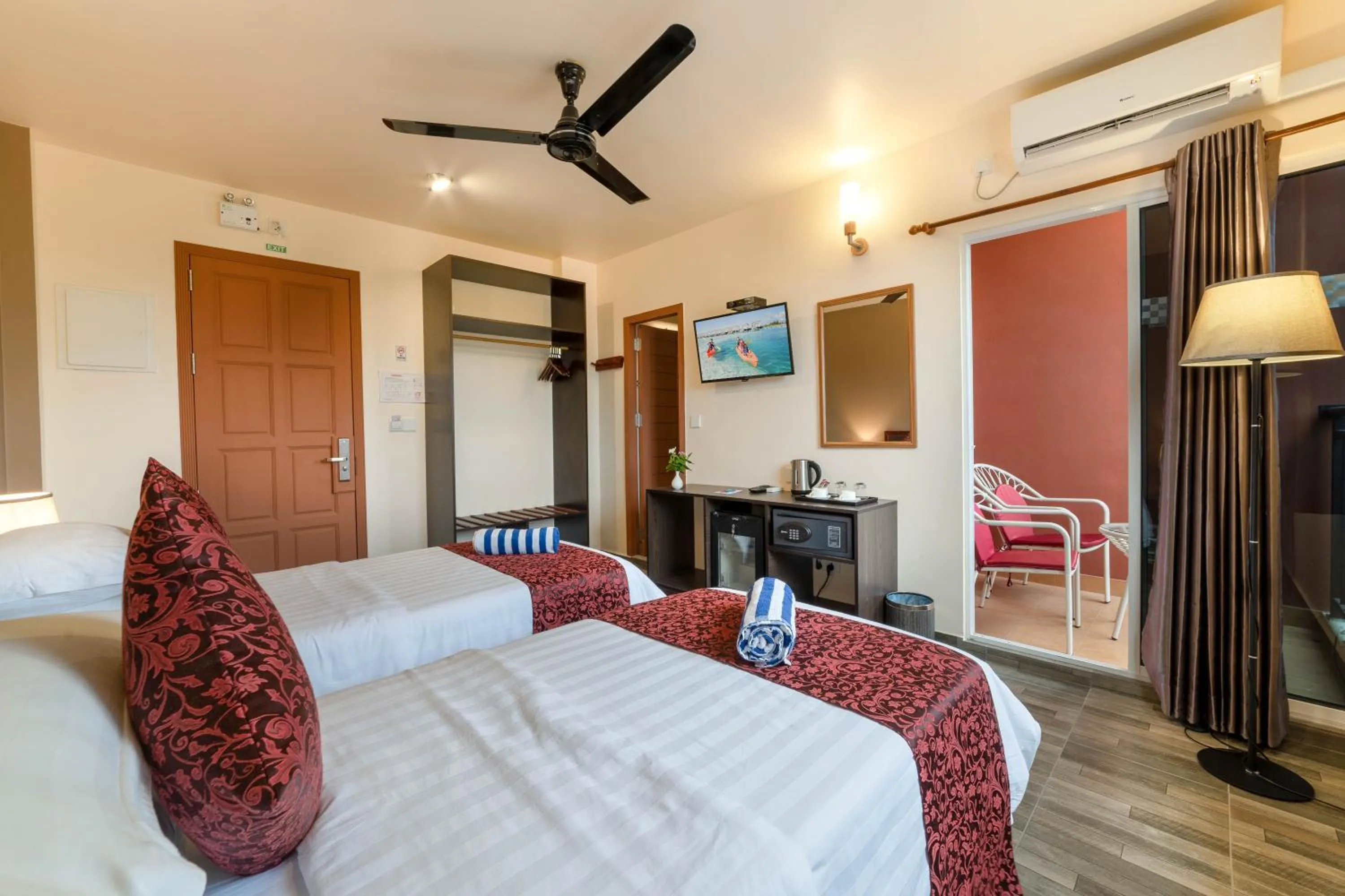 Bedroom, Bed in Paguro Beach Inn