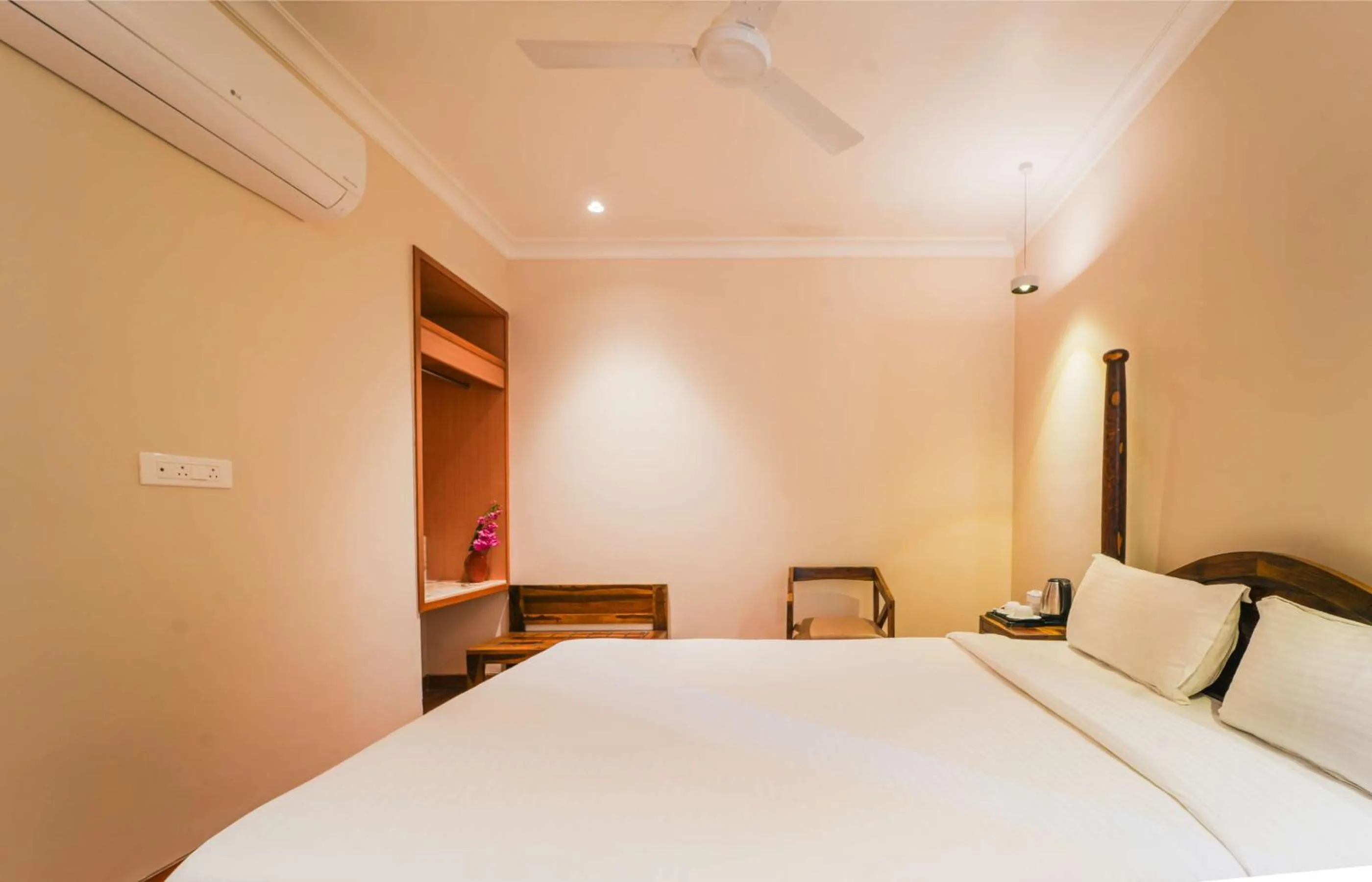 Bed in R41-A Boutique Hotel In Jaipur Vaishali Nagar