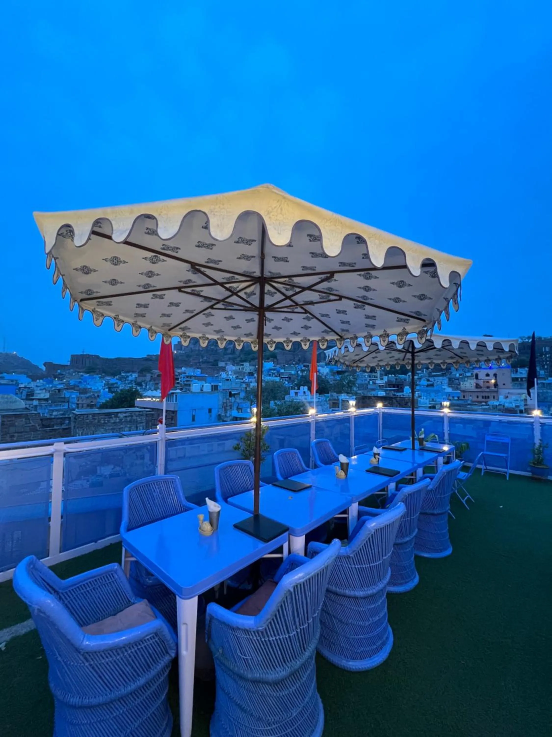 Restaurant/places to eat in Raj Mandir Boutique Home Stay