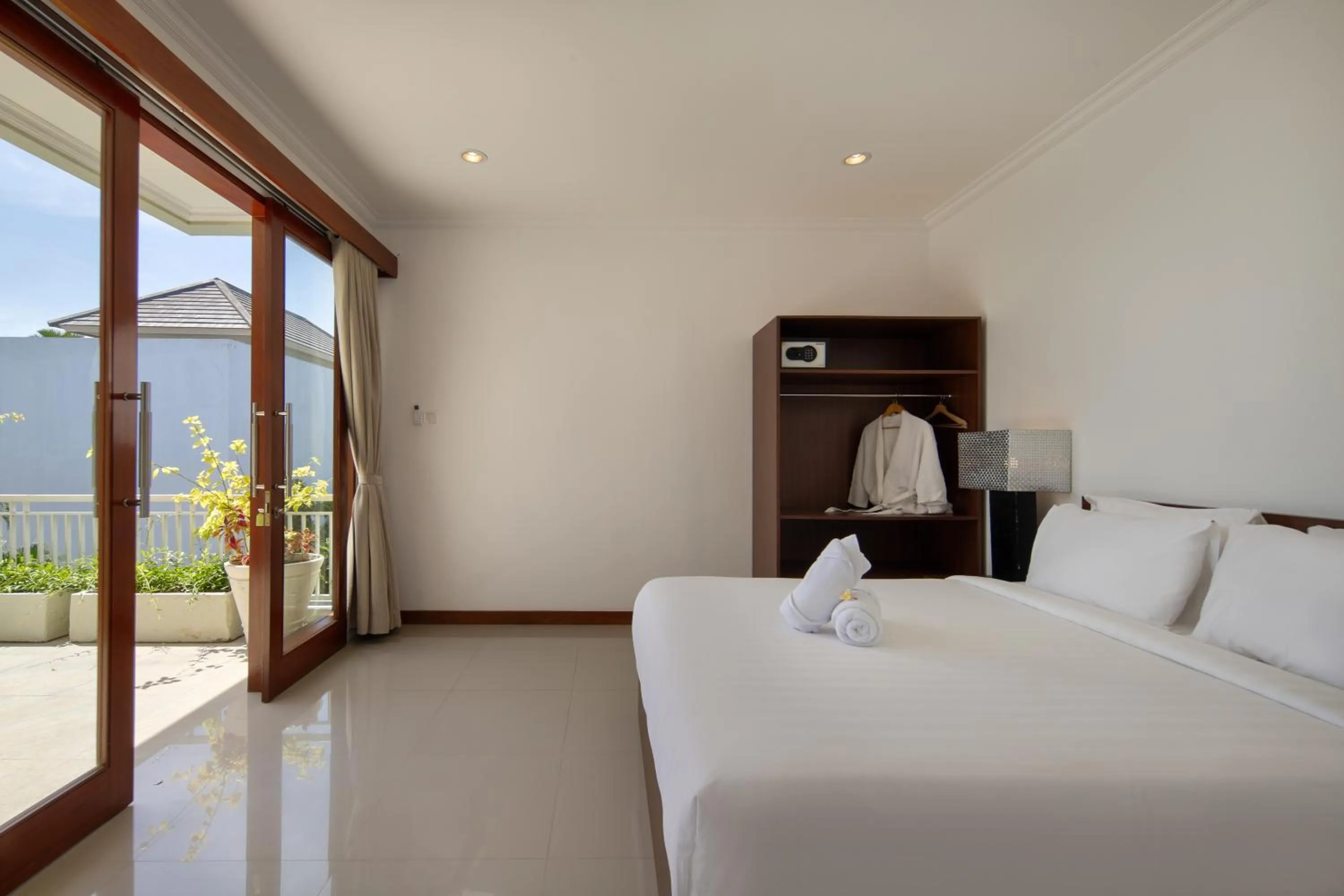 Bedroom, Bed in Daha Mansions Seminyak