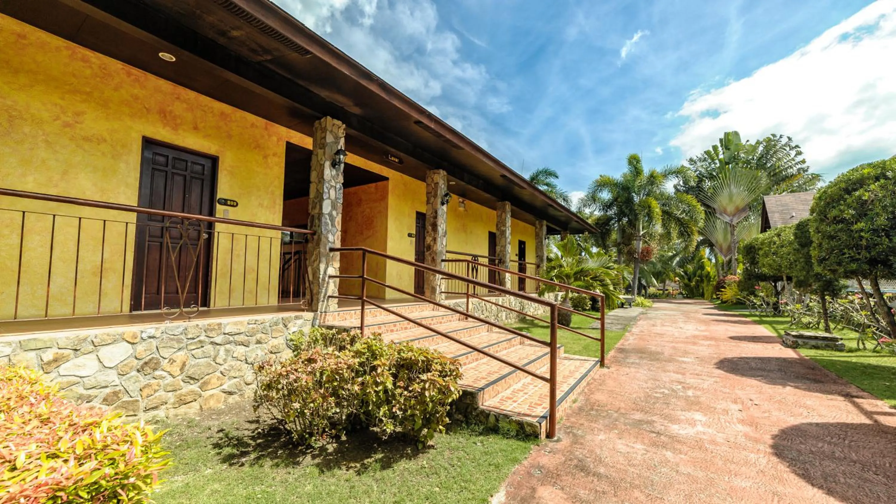 Garden view in Flushing Meadows Resorts & Playground