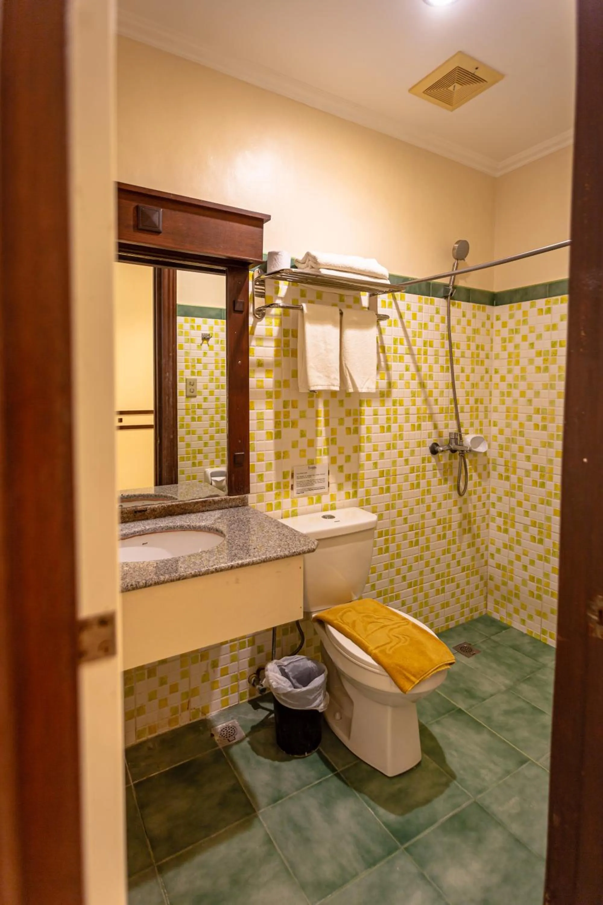 Bathroom in Flushing Meadows Resorts & Playground