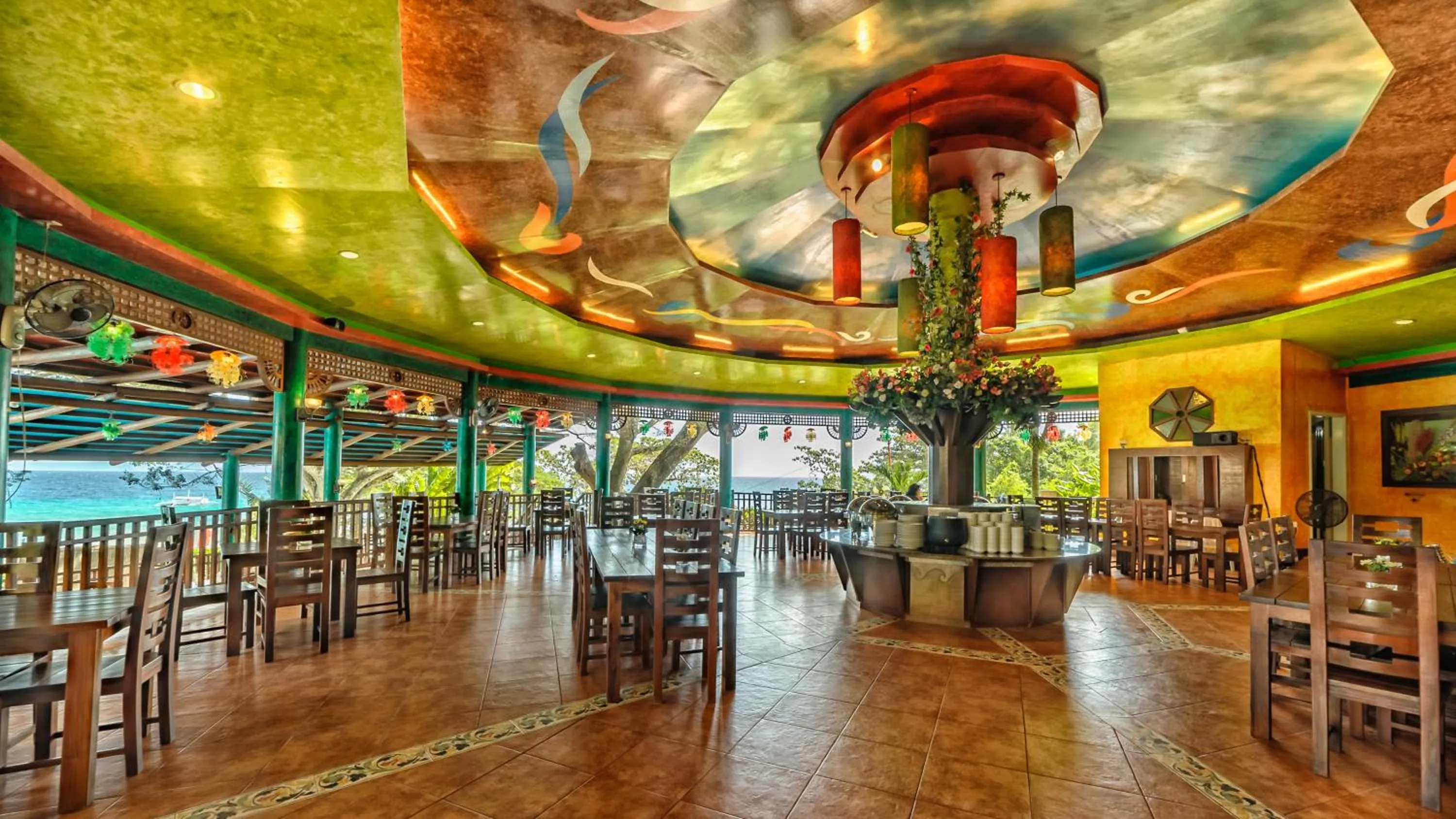 Restaurant/places to eat in Flushing Meadows Resorts & Playground
