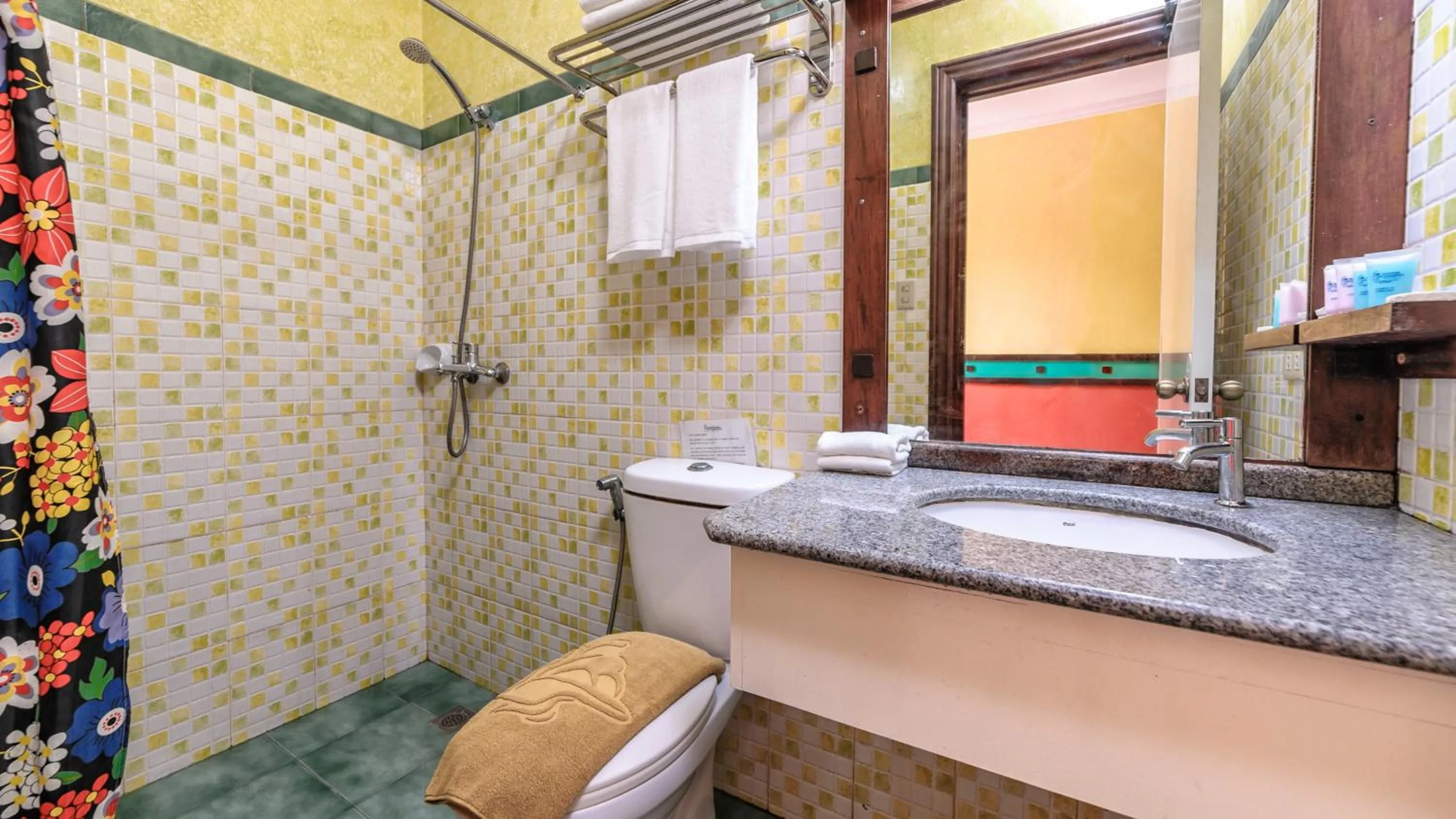 Bathroom in Flushing Meadows Resorts & Playground