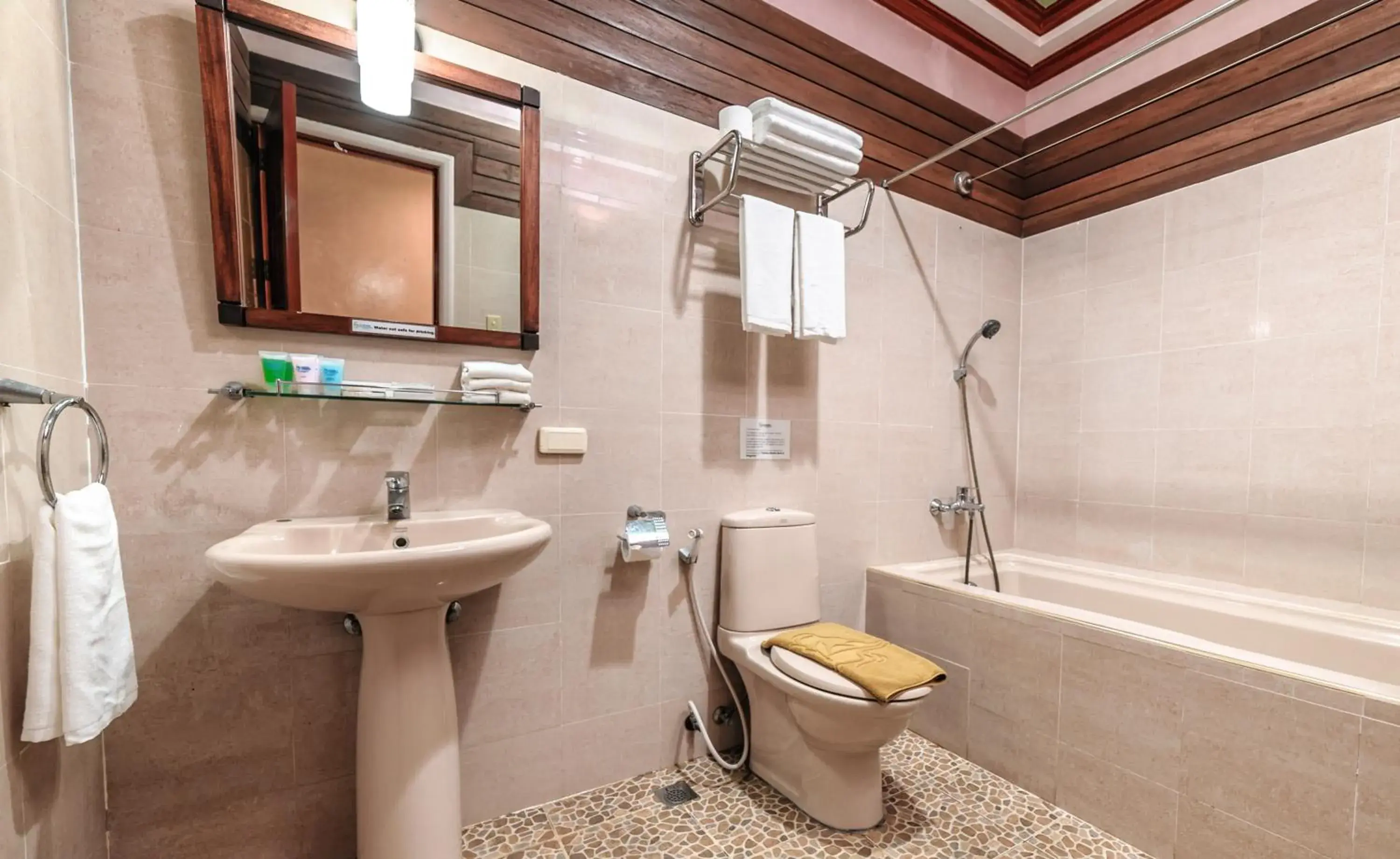 Deluxe Triple Room with Sea View in Flushing Meadows Resorts & Playground Deluxe Triple Room with Sea View in Flushing Meadows Resorts & Playground