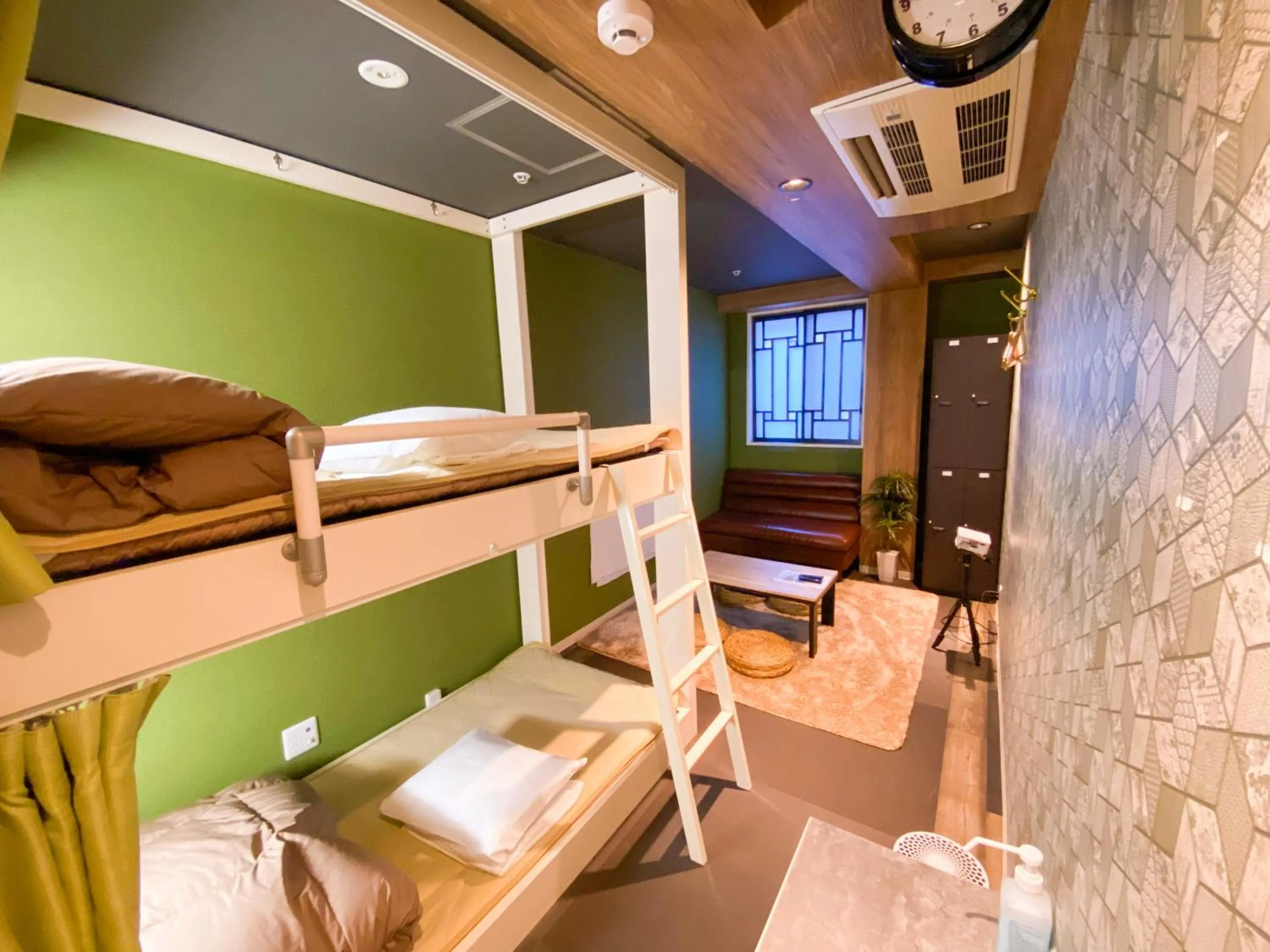 Photo of the whole room, Bed in Guesthouse Kobe Nadeshikoya