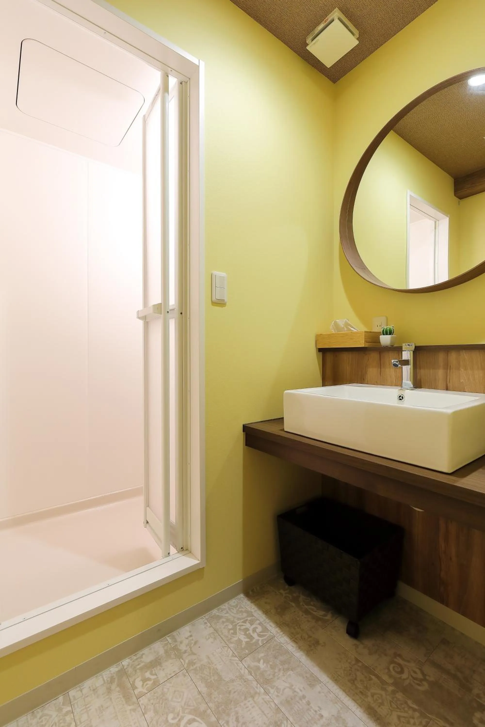 Shower in Guesthouse Kobe Nadeshikoya